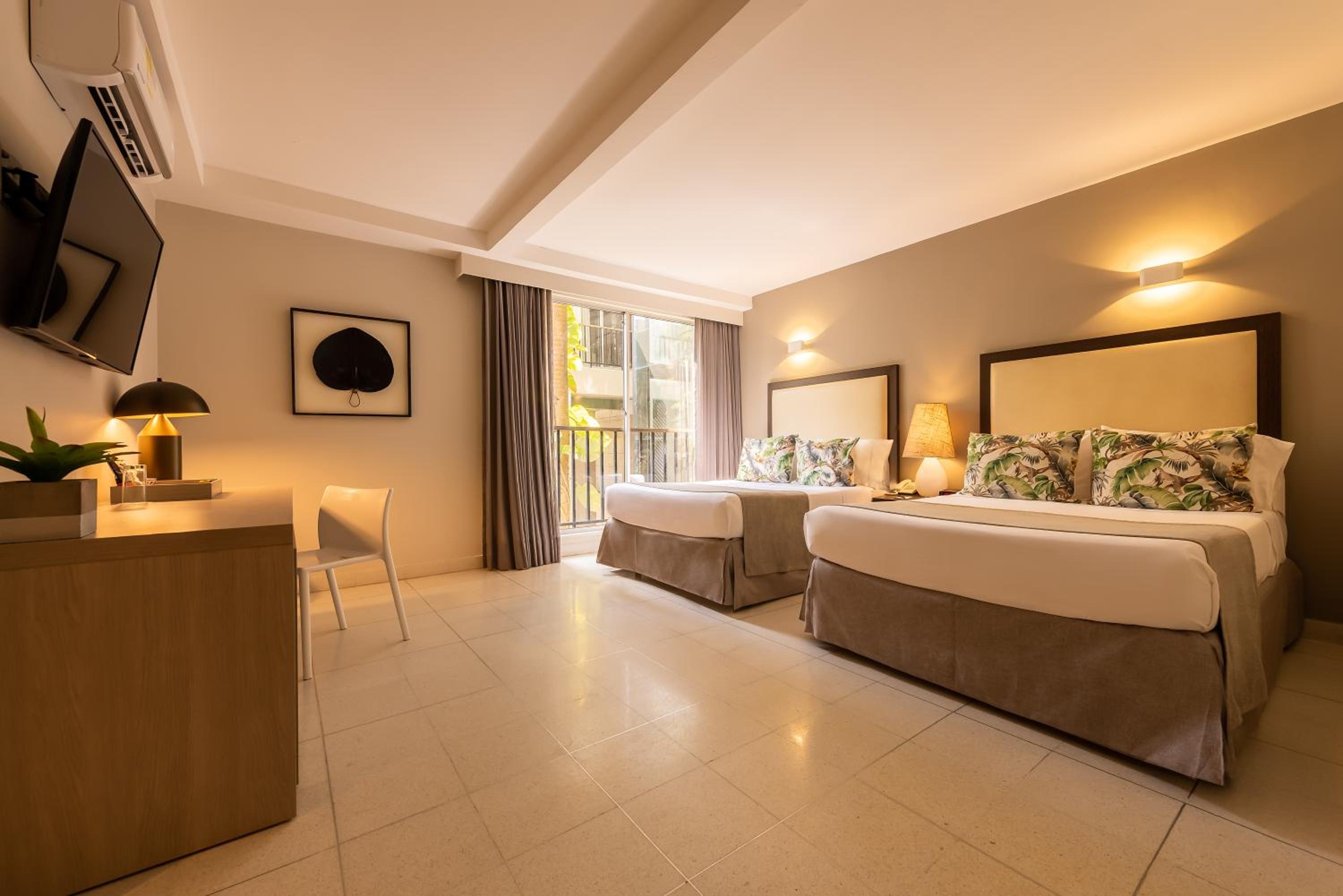 Double Room with Two Double Beds - Photo 3