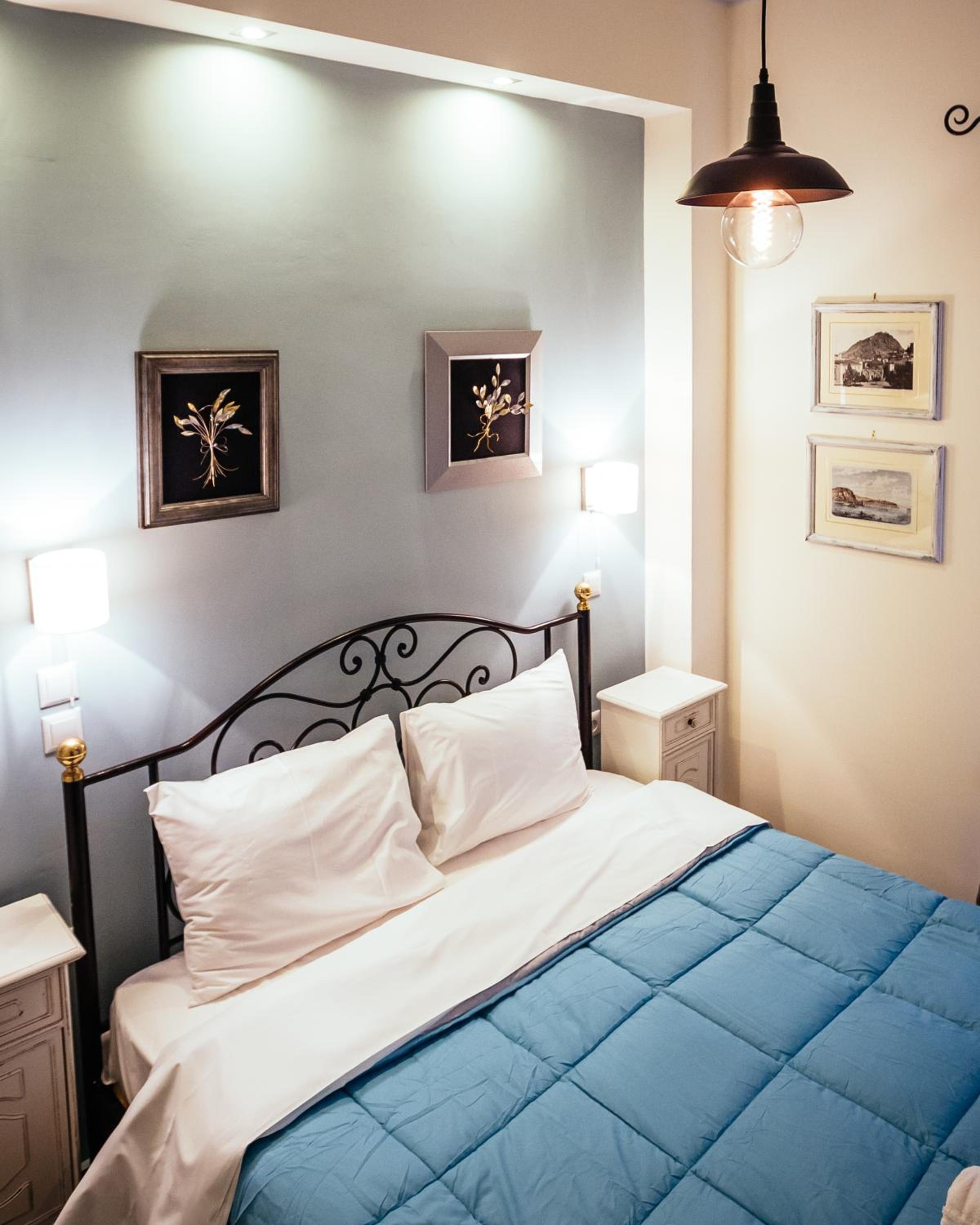 Economy Double Room with City View - Building B - Photo 15
