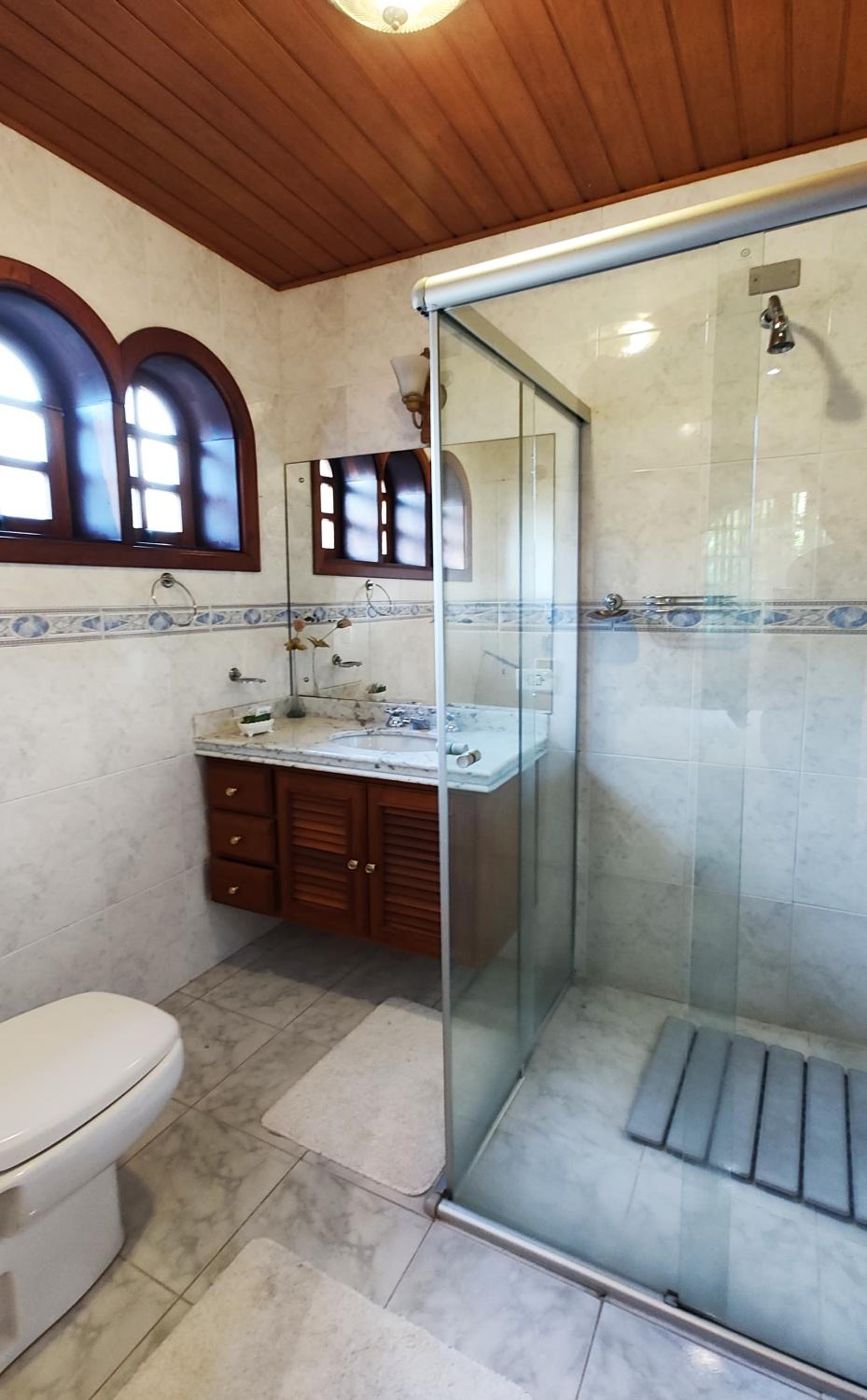 Standard Suite - Photo 2
