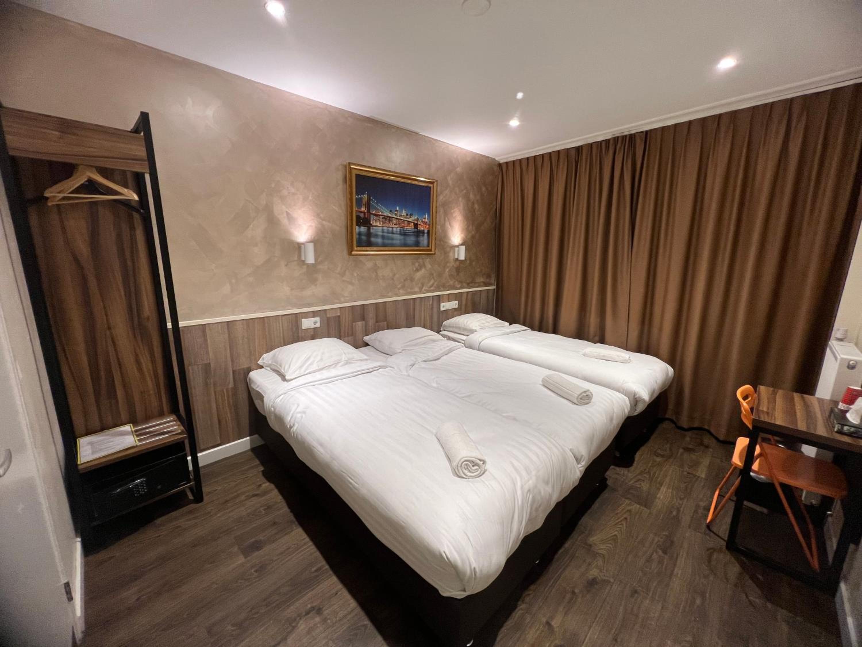 Triple Room with Private Bathroom