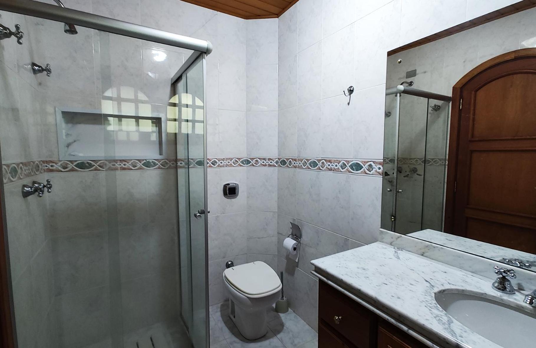 Deluxe Double Room (2 Adults + 1 Child) - Photo 4