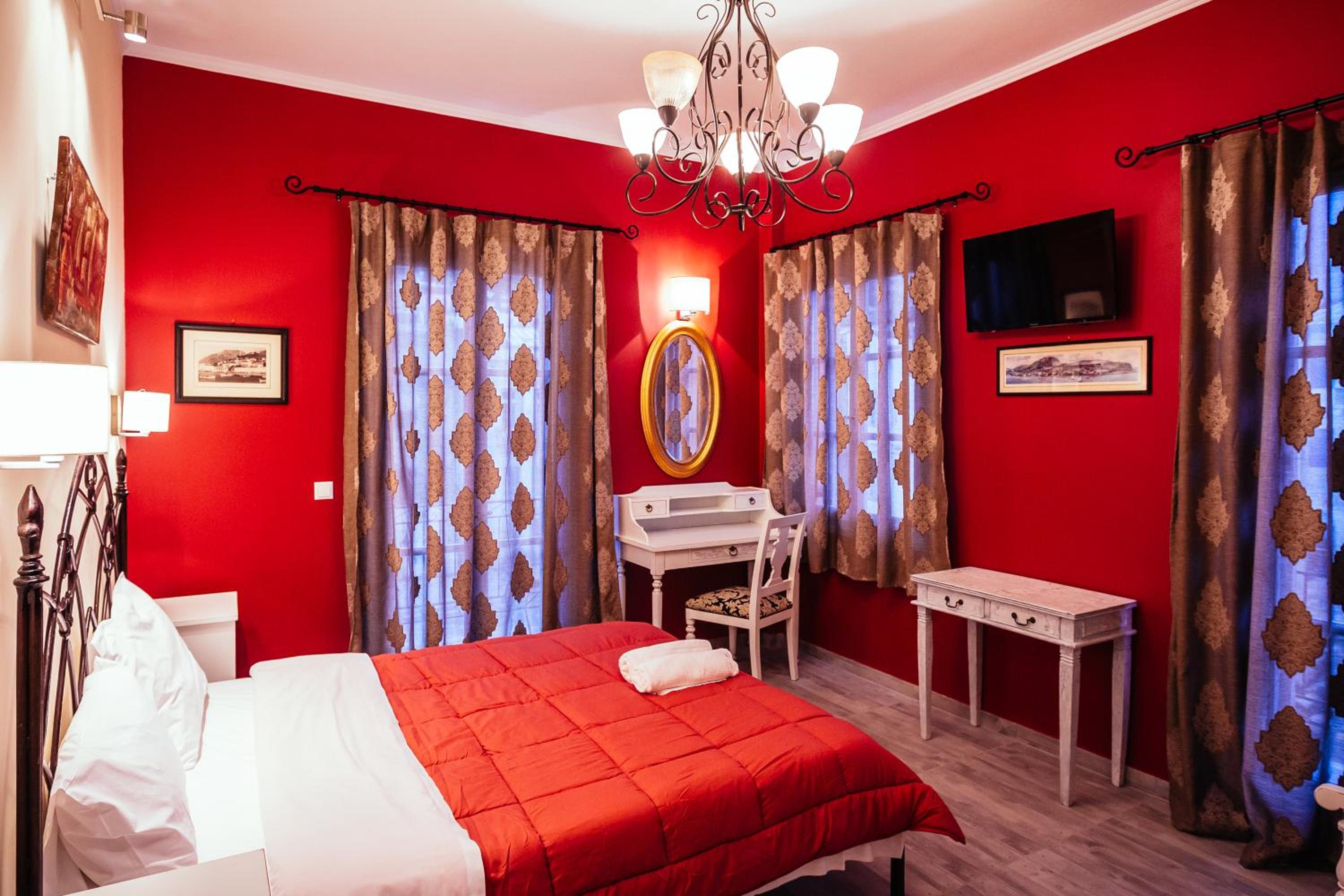 Standard Double Room with City View- Building B - Photo 31