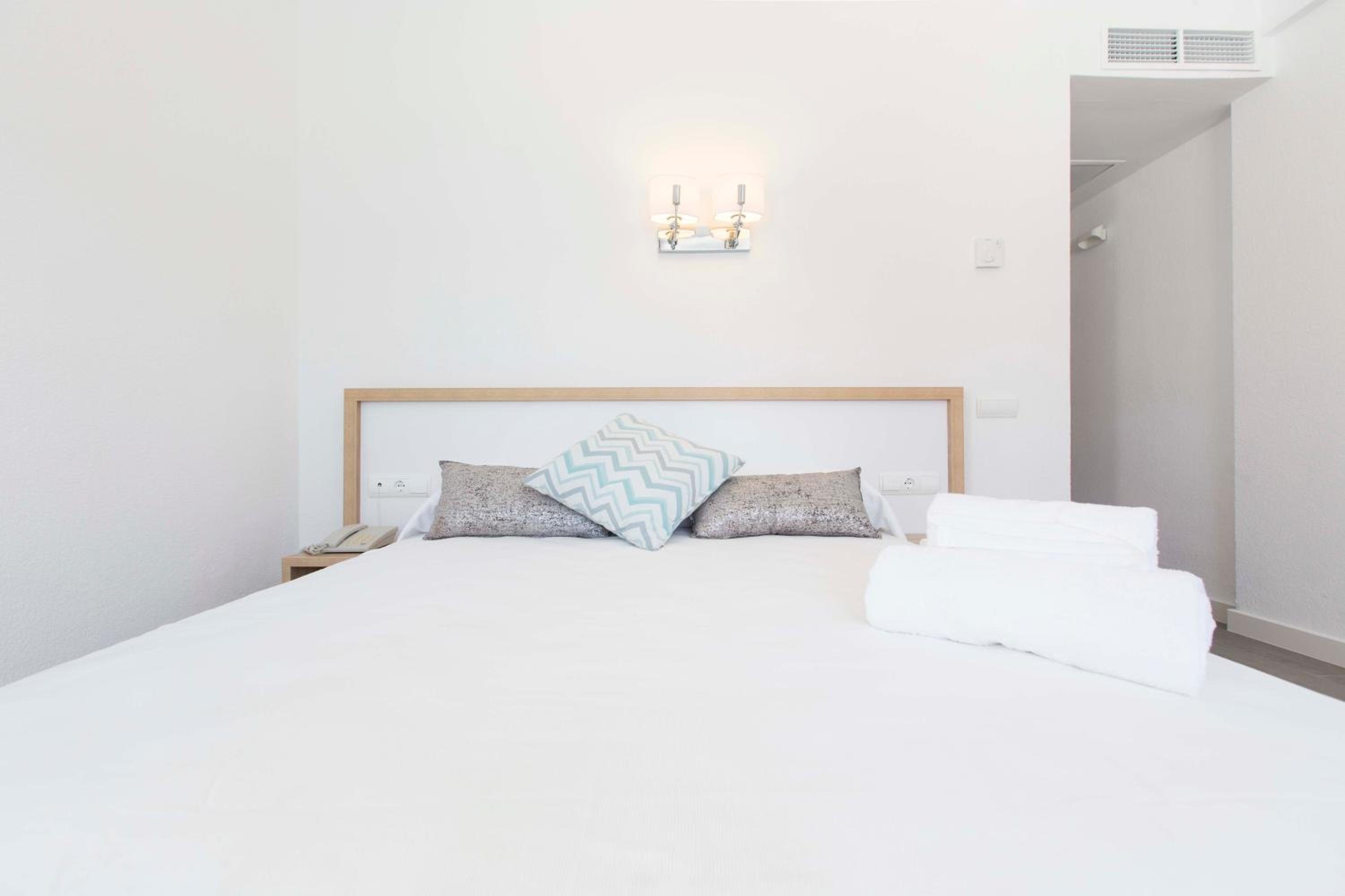 Studio with Pool Access (2 Adults)
