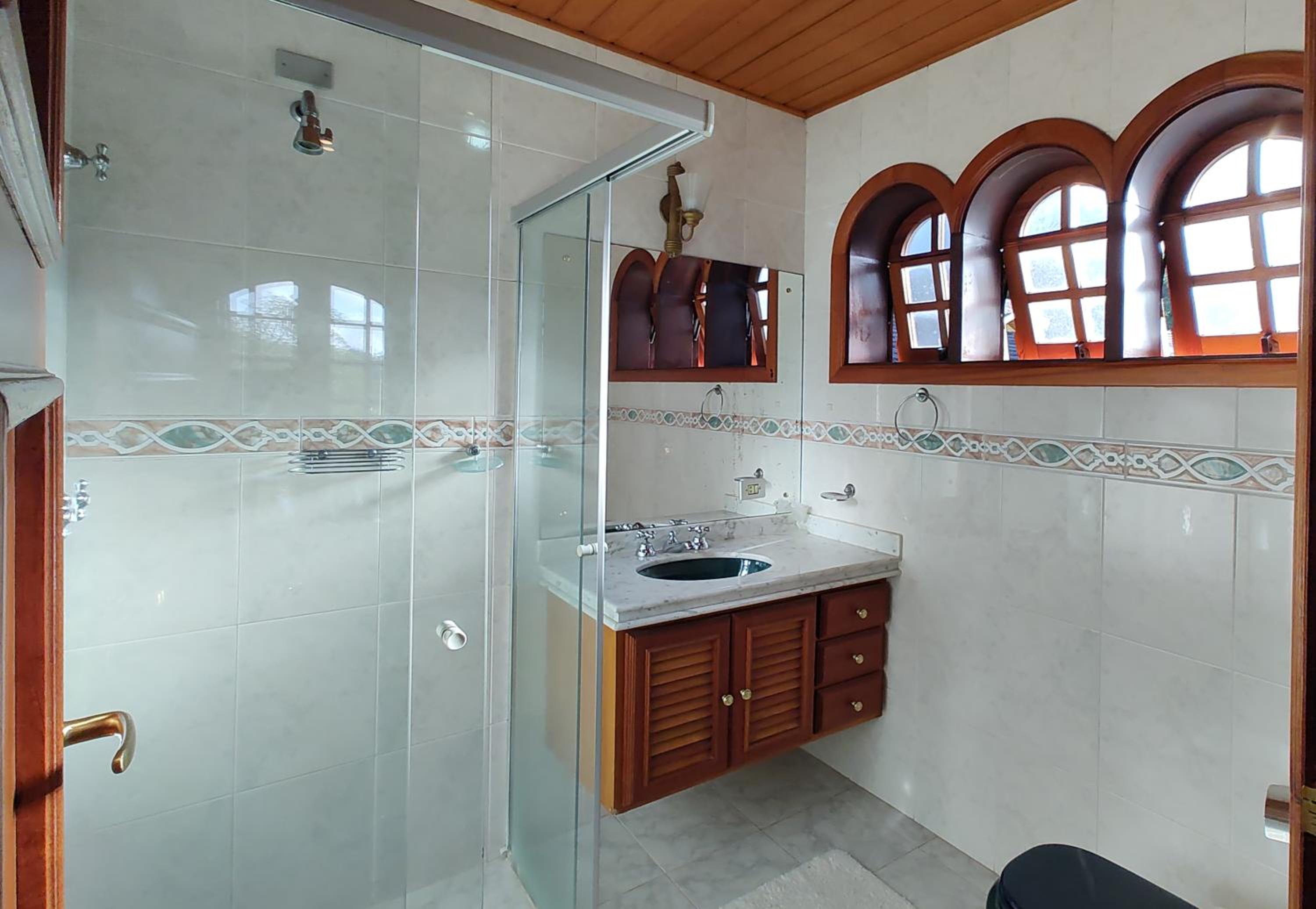 Suite with Balcony - Photo 2