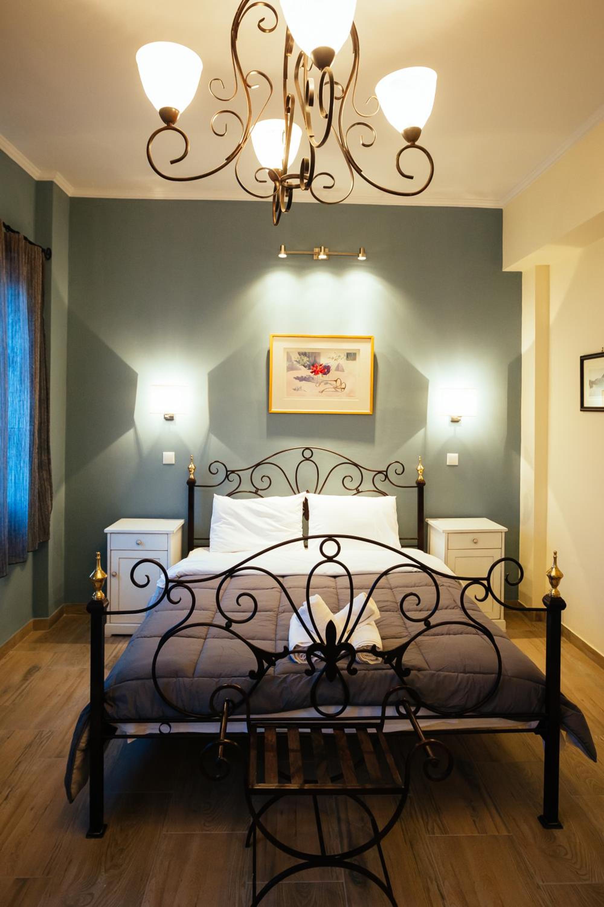Standard Double Room with City View- Building B - Photo 9