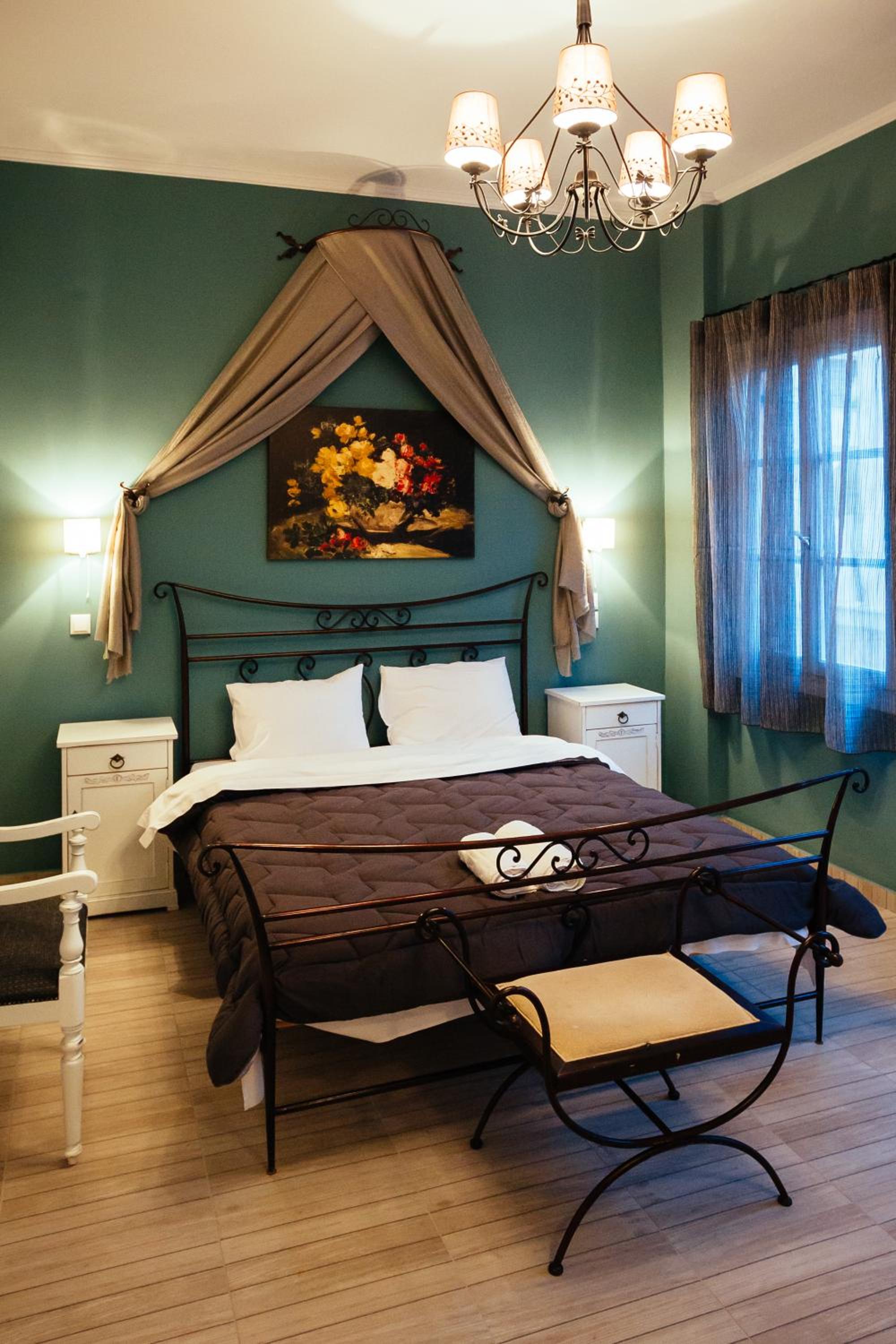 Standard Double Room with City View- Building B - Photo 5
