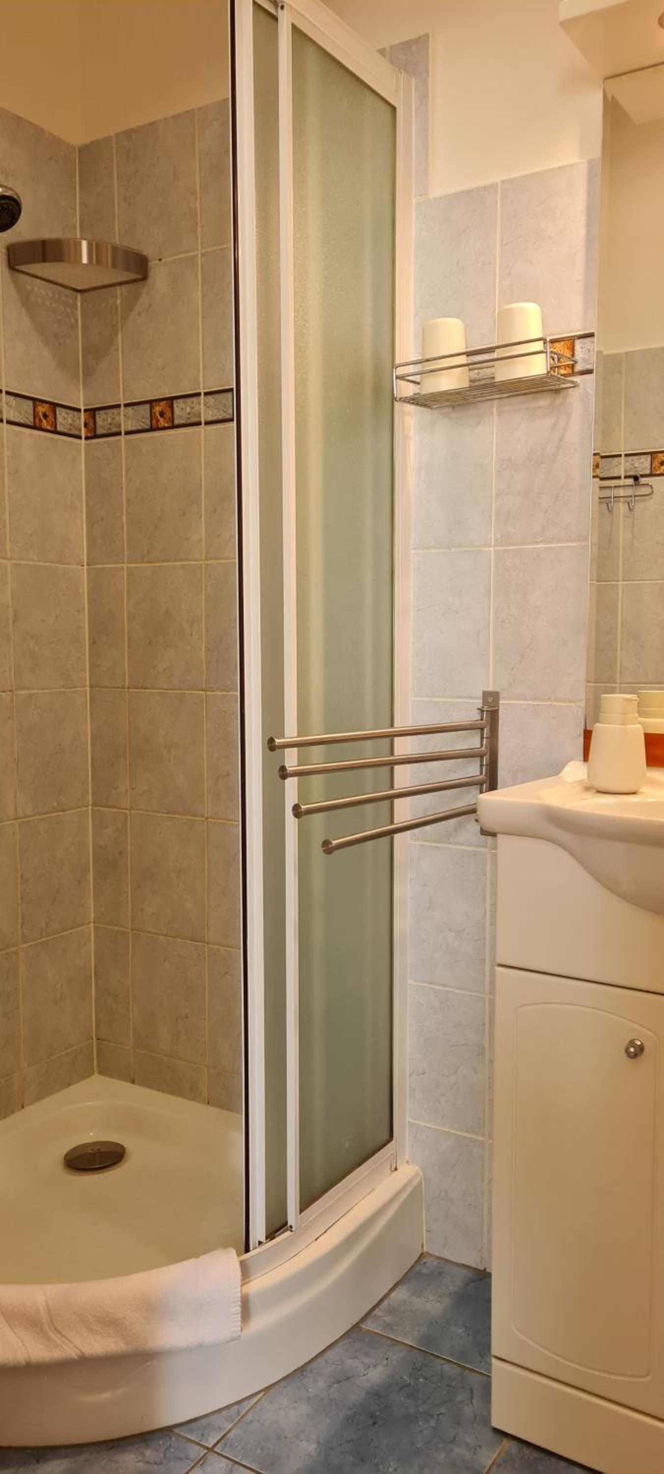 Standard King Room photo 1