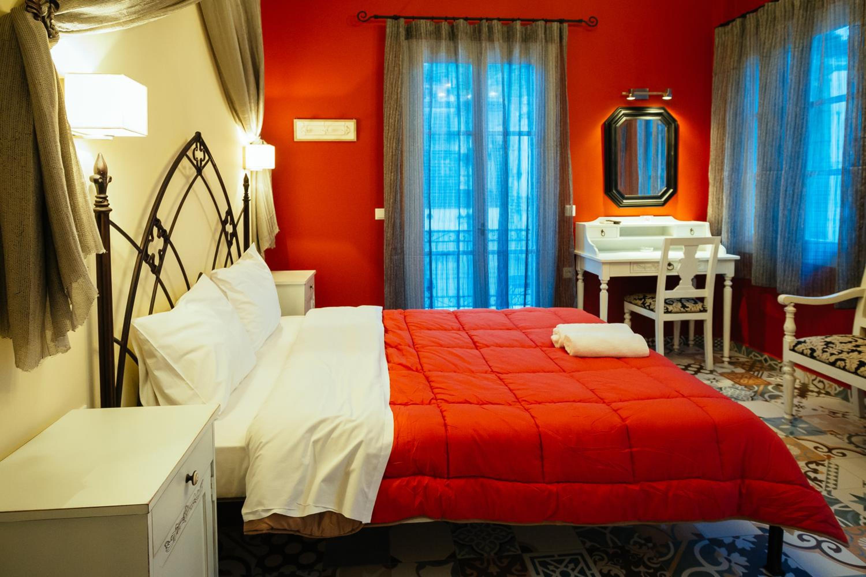 Standard Double Room with City View- Building B - Photo 34