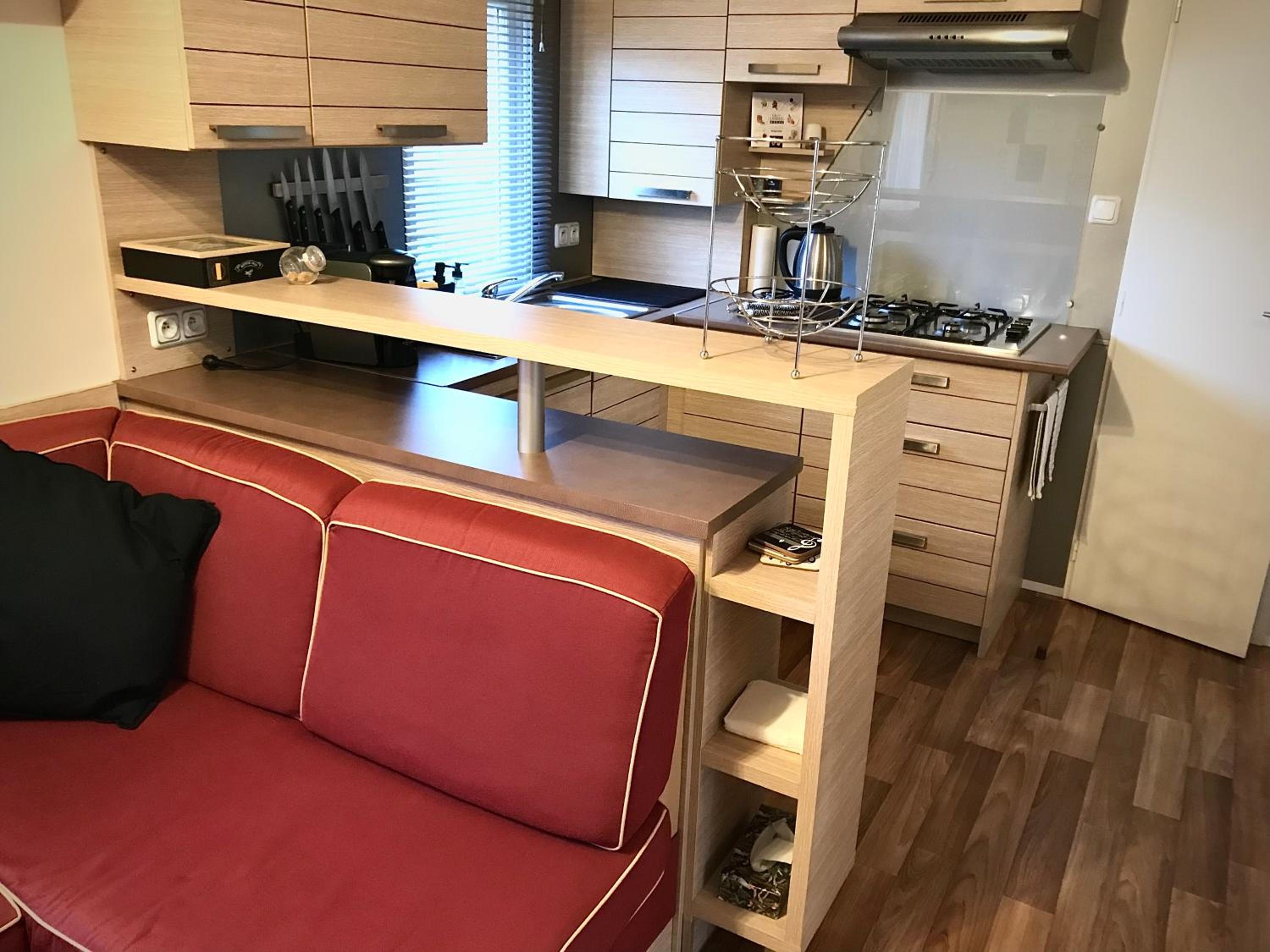 Mobile Home - Photo 7