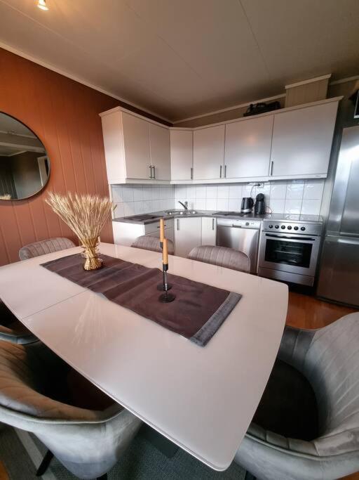 Three-Bedroom Apartment photo 2