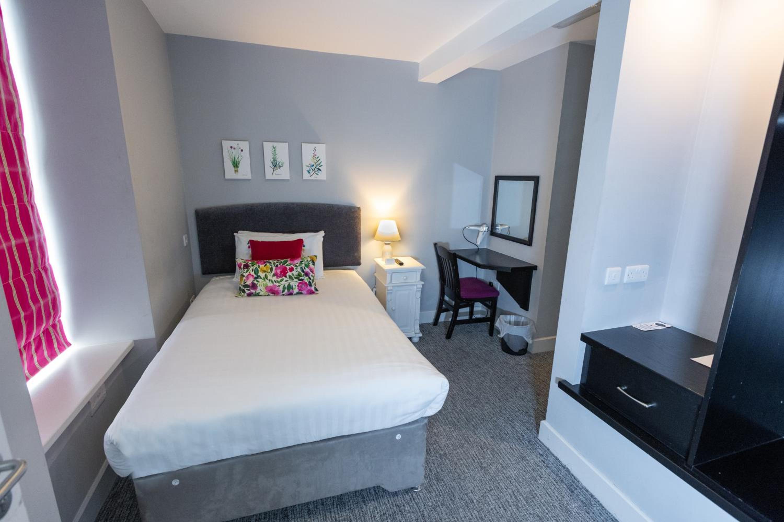 Deluxe Single Room photo 3