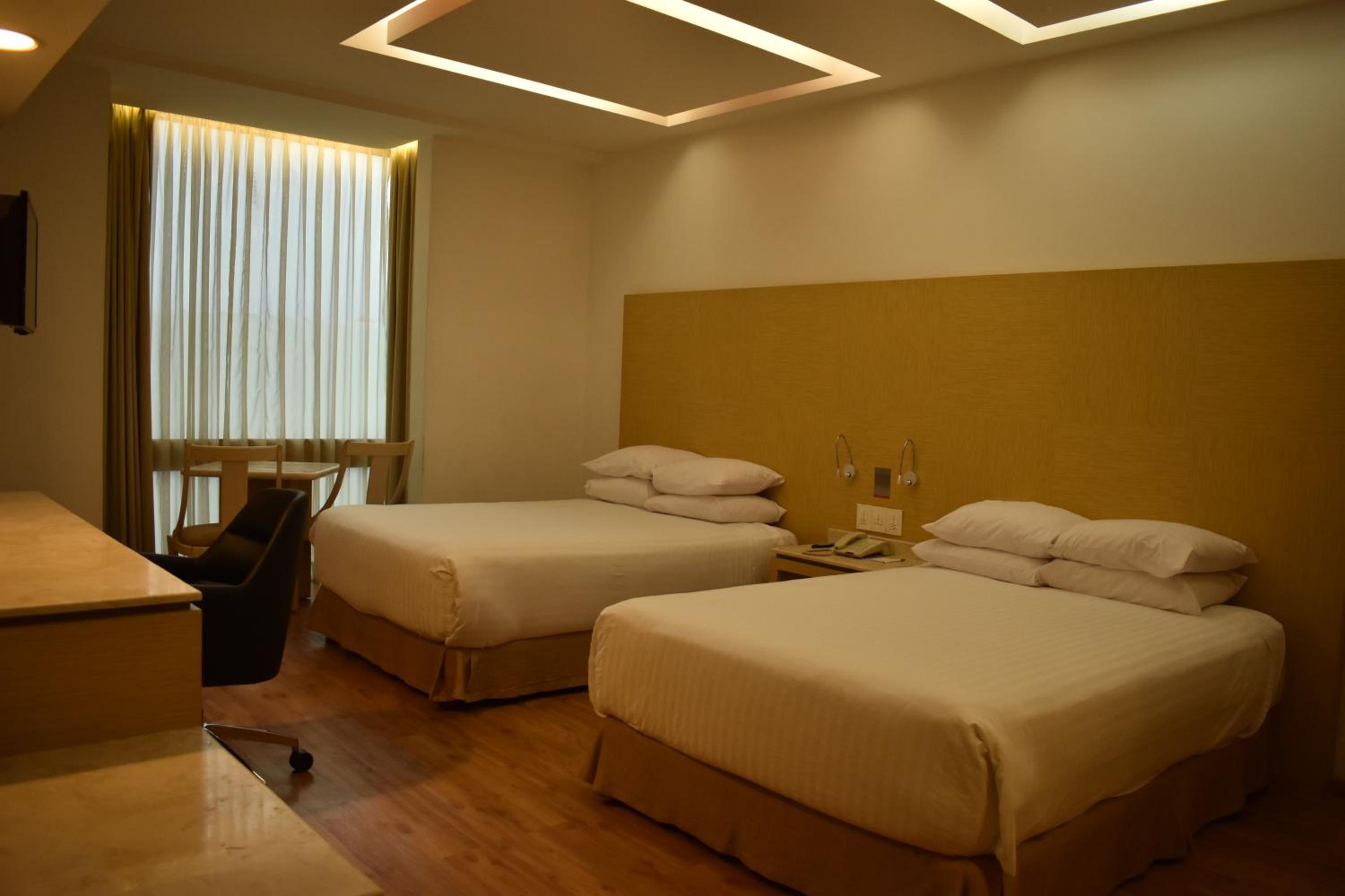 Double Room with Two Double Beds - Non-Smoking photo 2