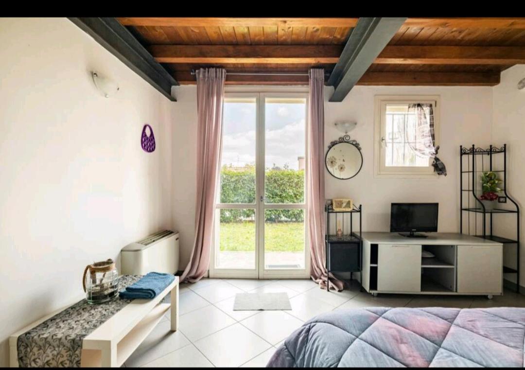 Large Double Room - Photo 14