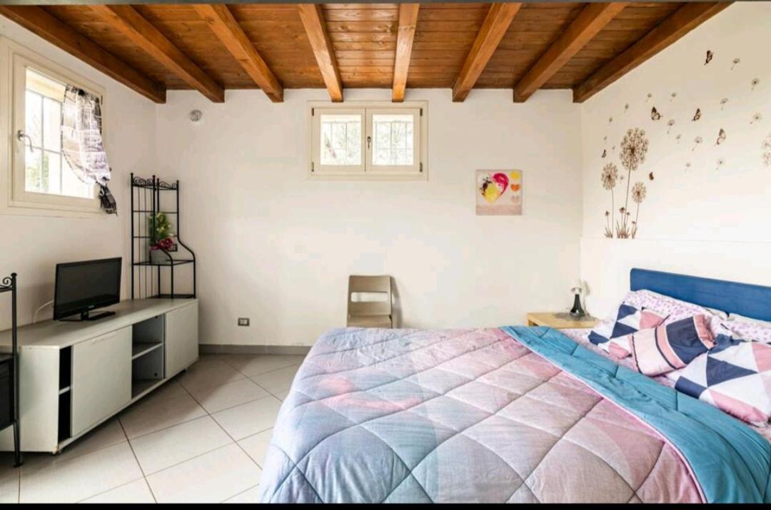 Large Double Room - Photo 8
