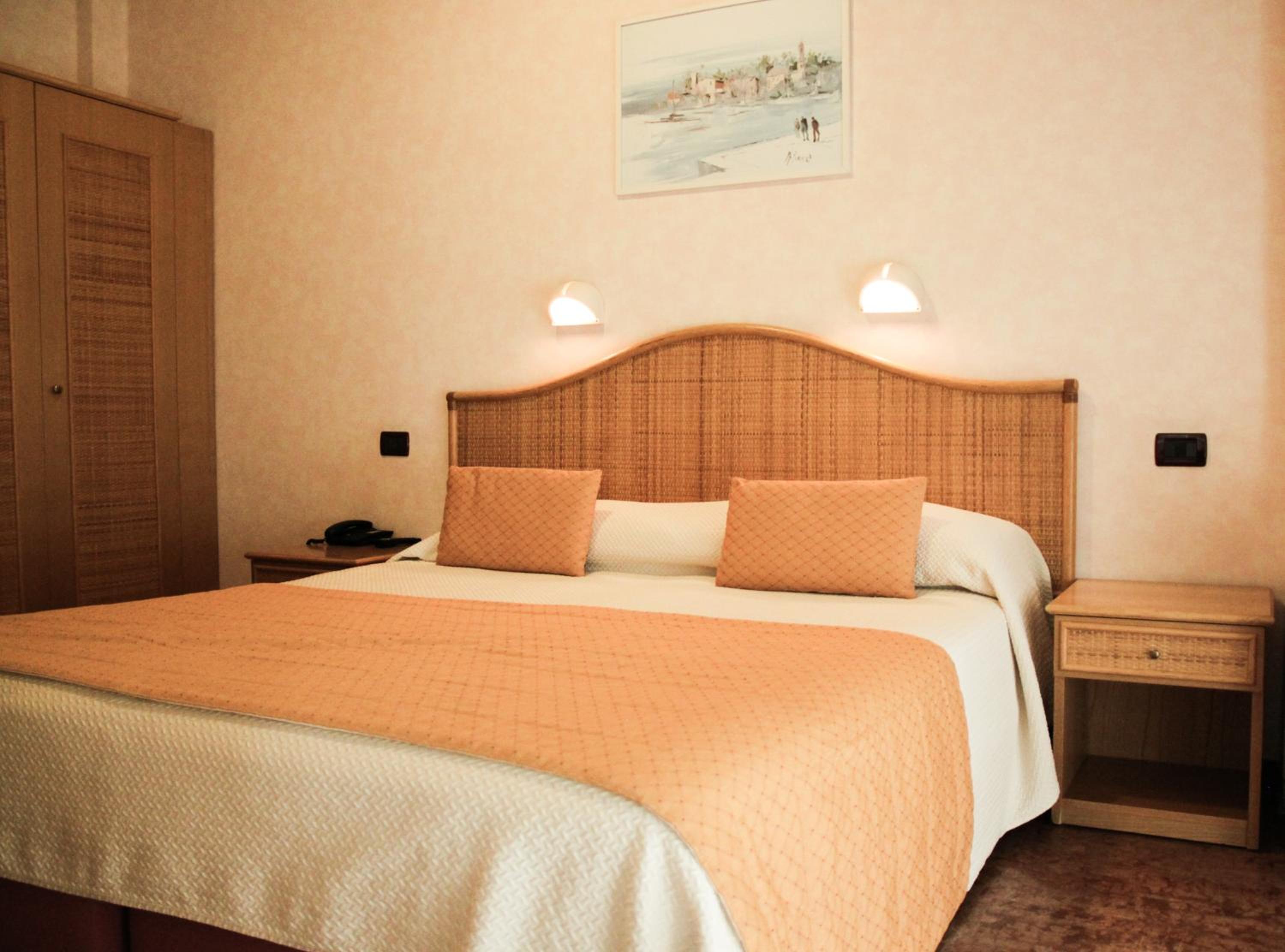 Triple Room - Photo 1