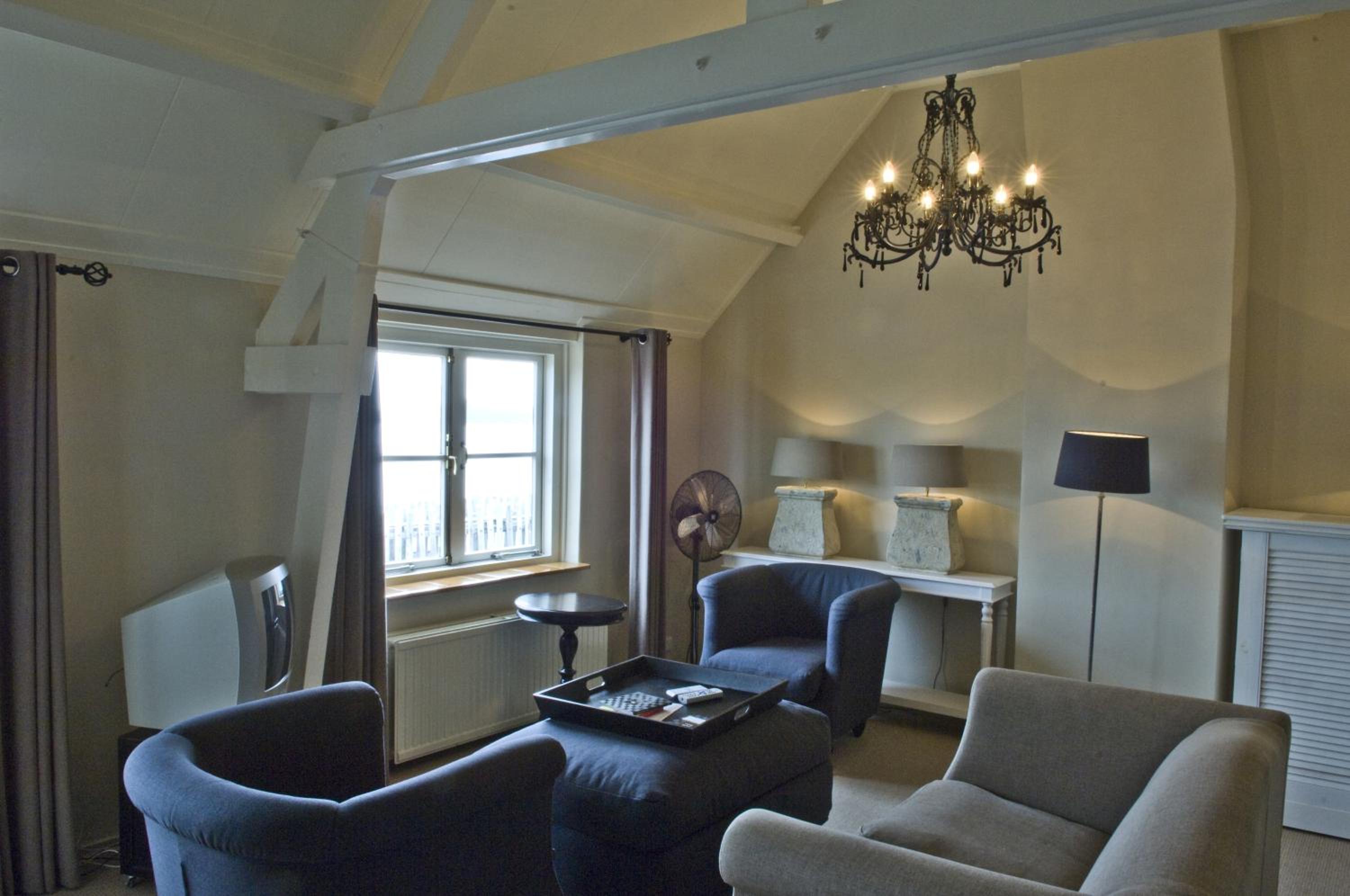 Suite near the Lake (First Floor)