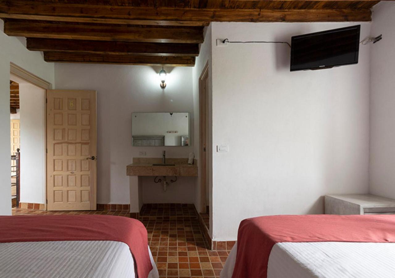 Double Room with Two Double Beds - Photo 6