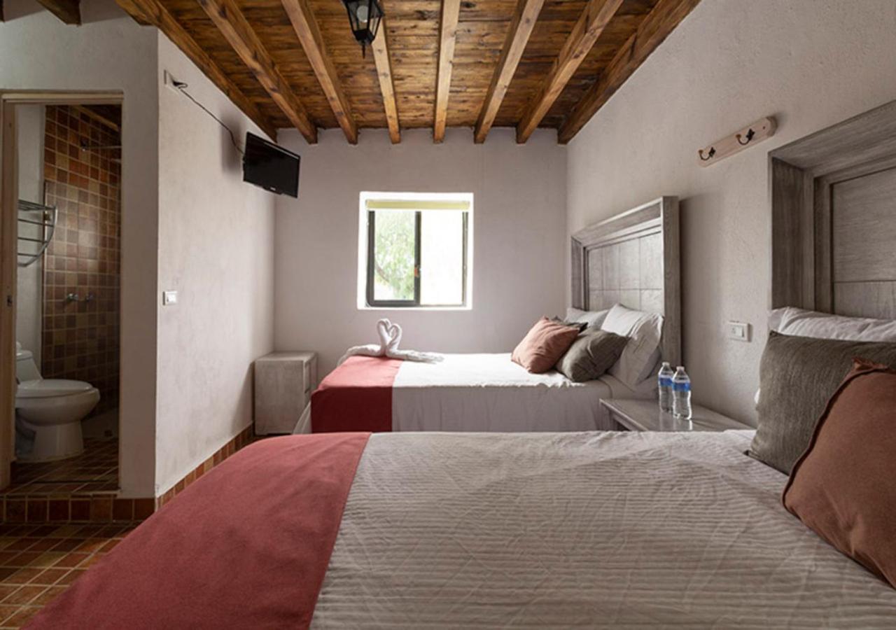 Double Room with Two Double Beds - Photo 10