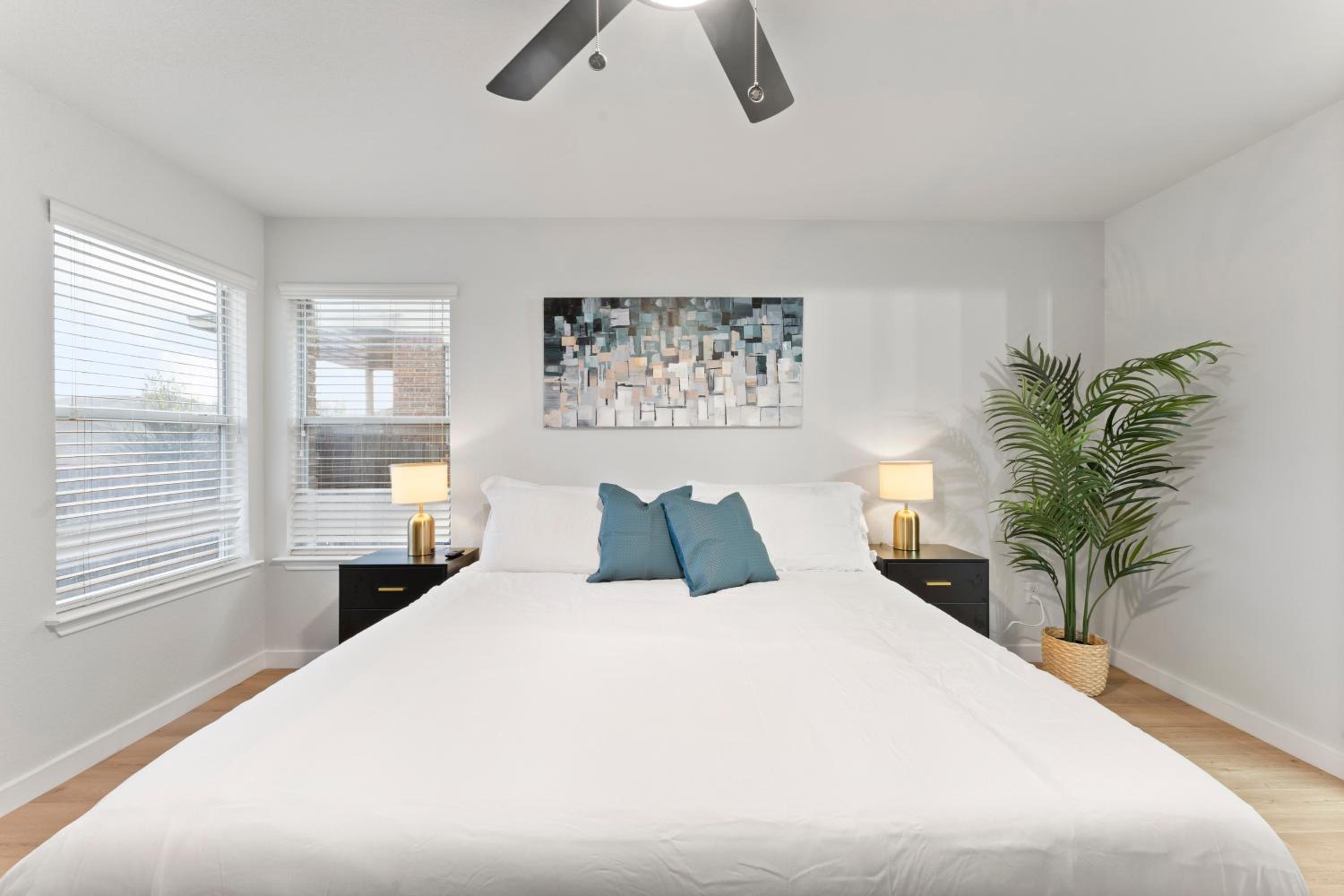 Three-Bedroom House - Photo 16