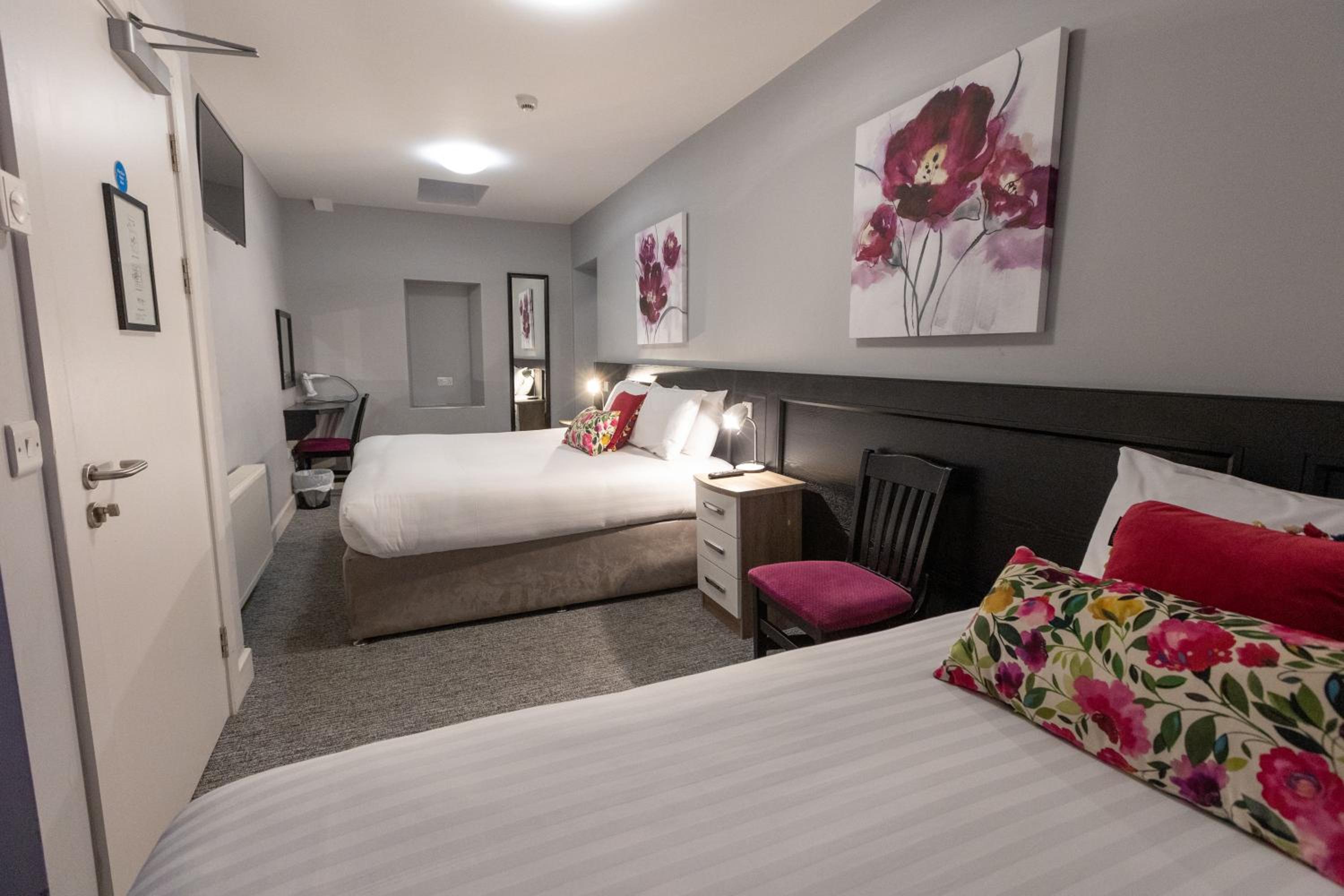 Standard Triple Room photo 3