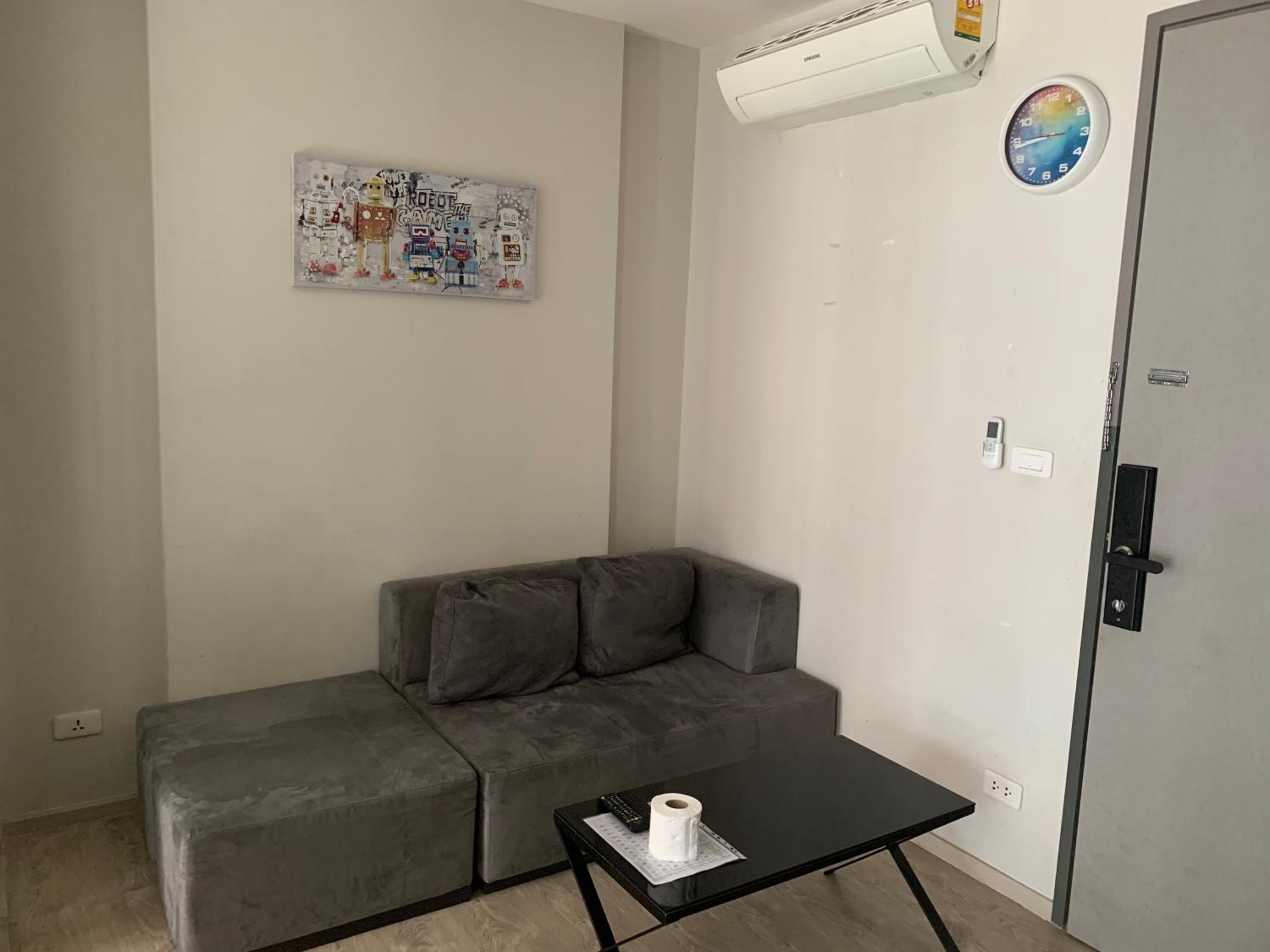 Studio Apartment - Photo 1