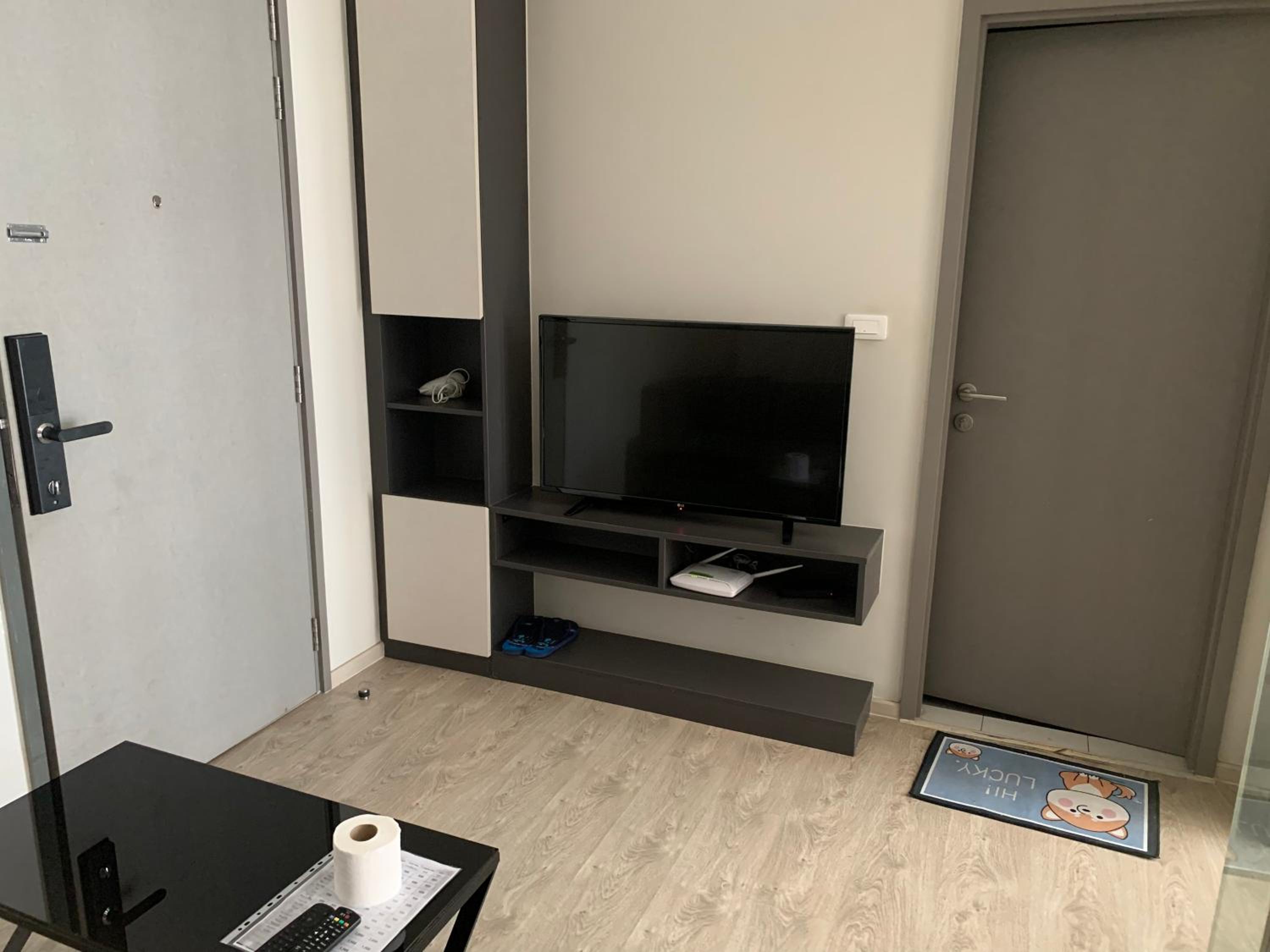 Studio Apartment - Photo 2