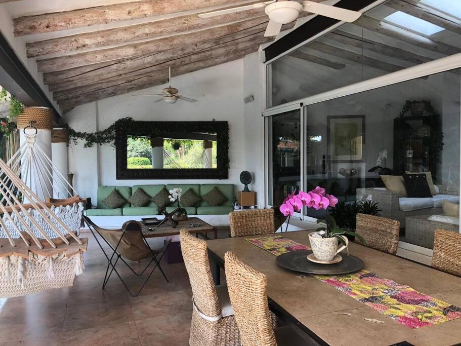 Villa photo 2
