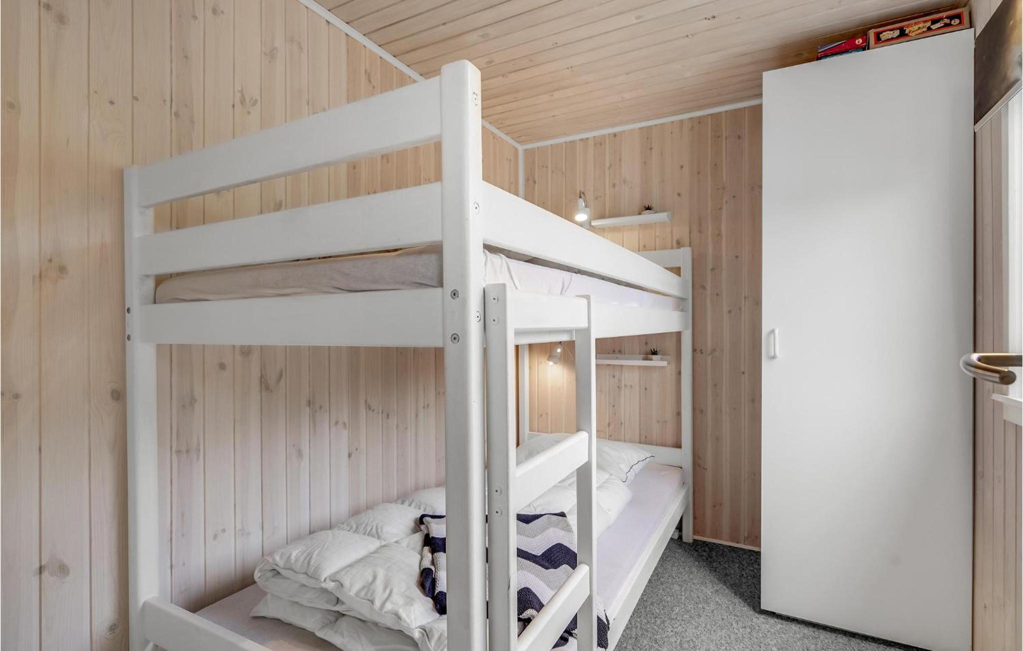 Three-Bedroom Vacation Home  photo 2