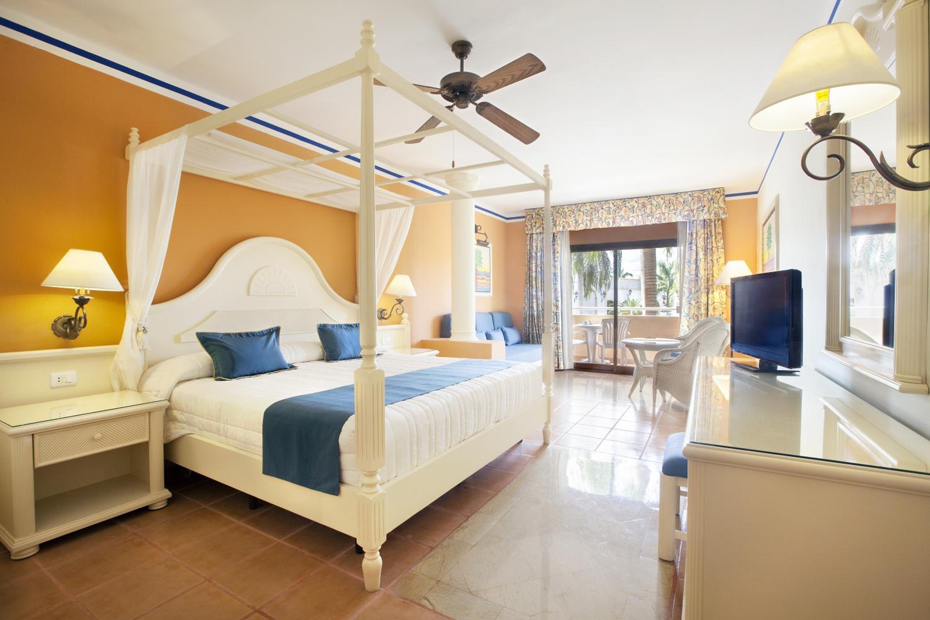Junior Suite Superior (1 Adult +2 Children)