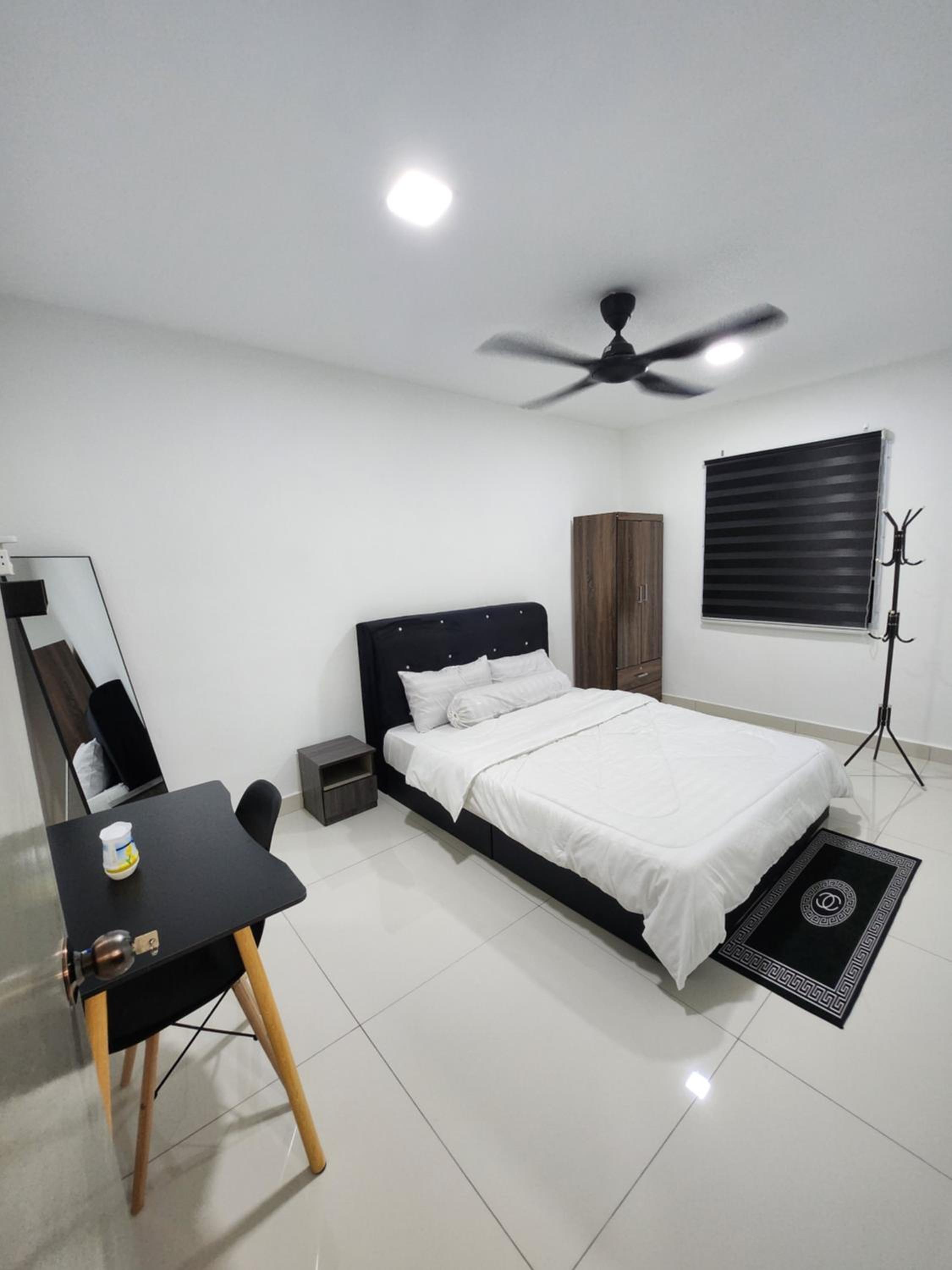 Three-Bedroom House photo 2