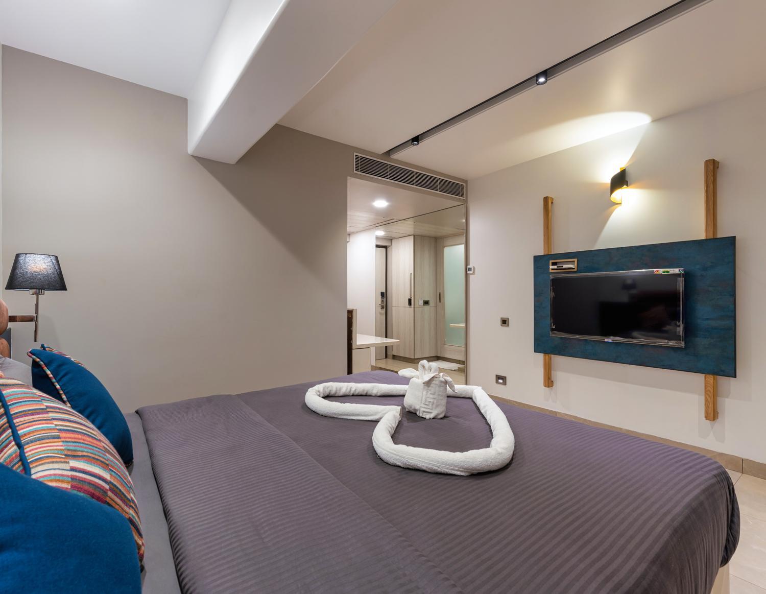Deluxe Room - Photo 5