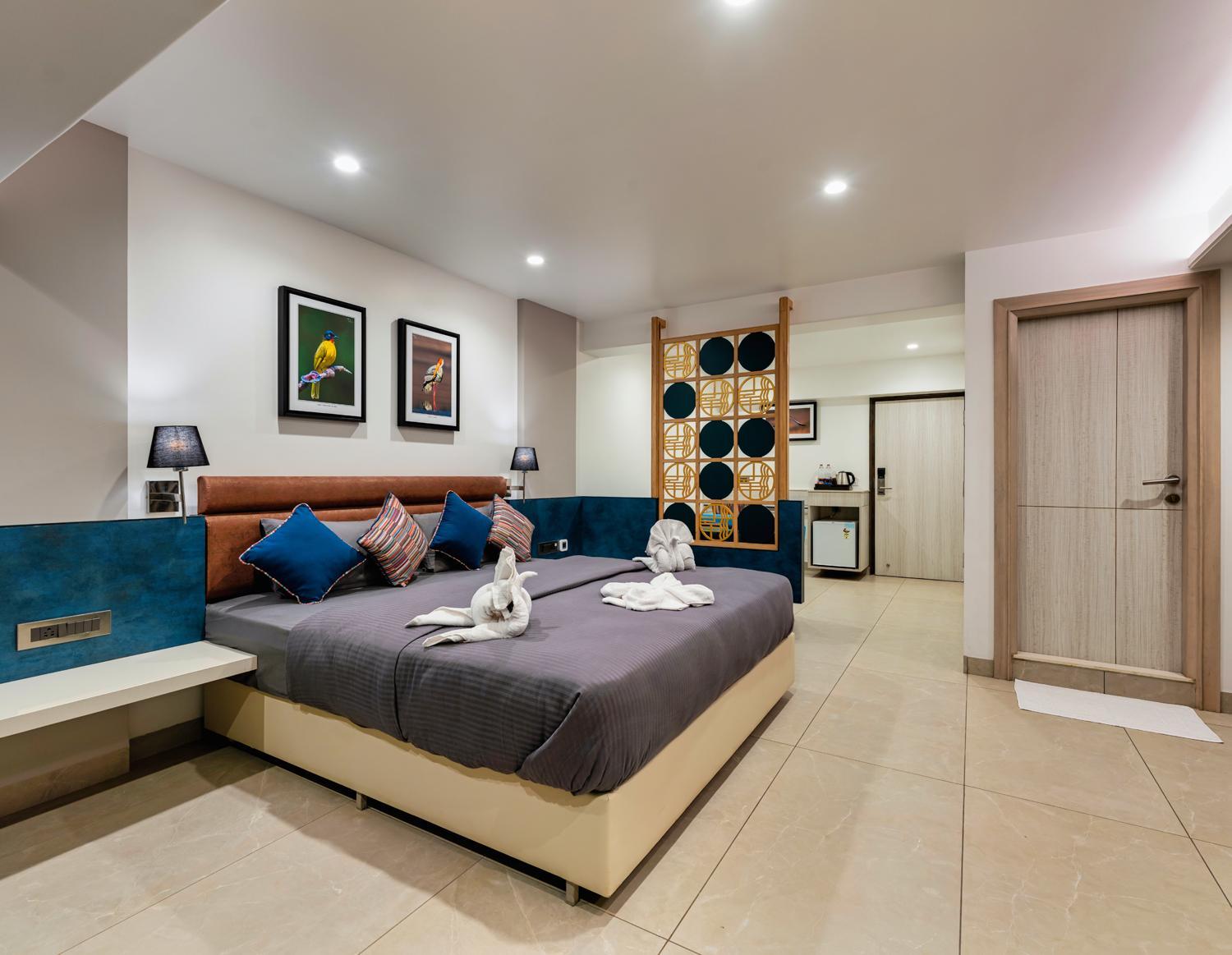 Suite - Photo 1