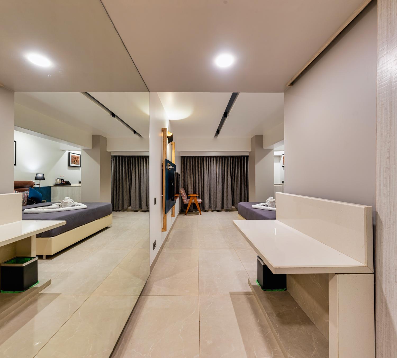 Deluxe Room - Photo 11