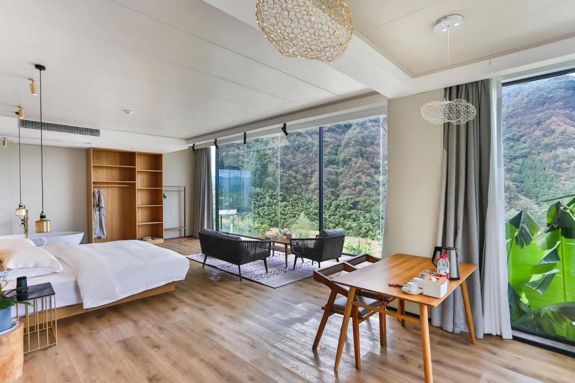 Suite with Mountain View photo 1