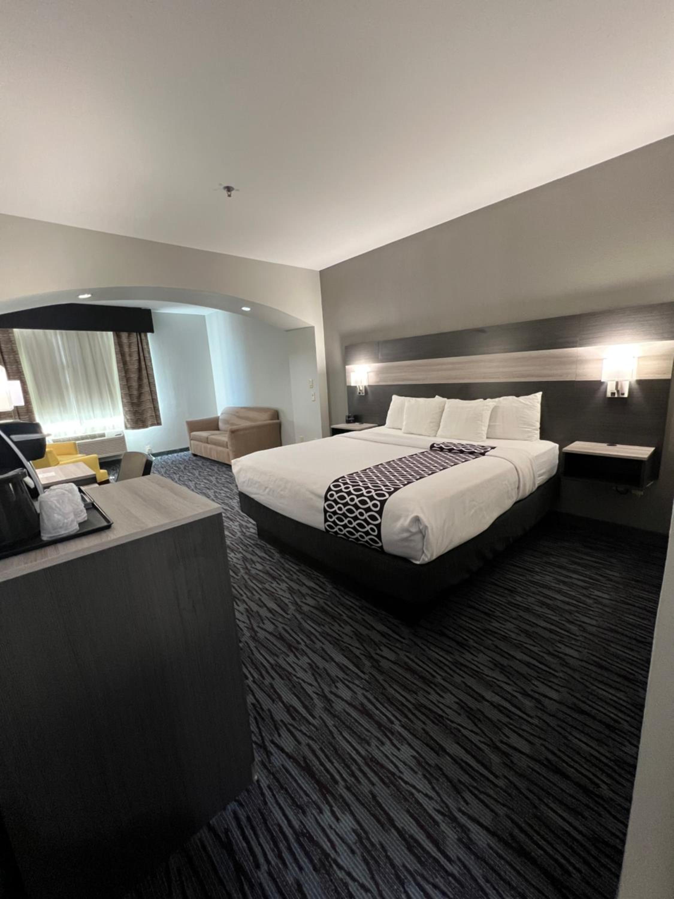 Executive King Room - Non-Smoking - Photo 1