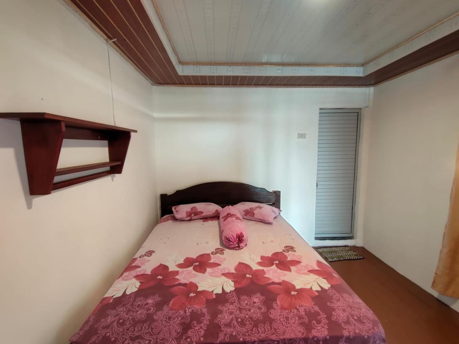 Single Room with Private Bathroom photo 2
