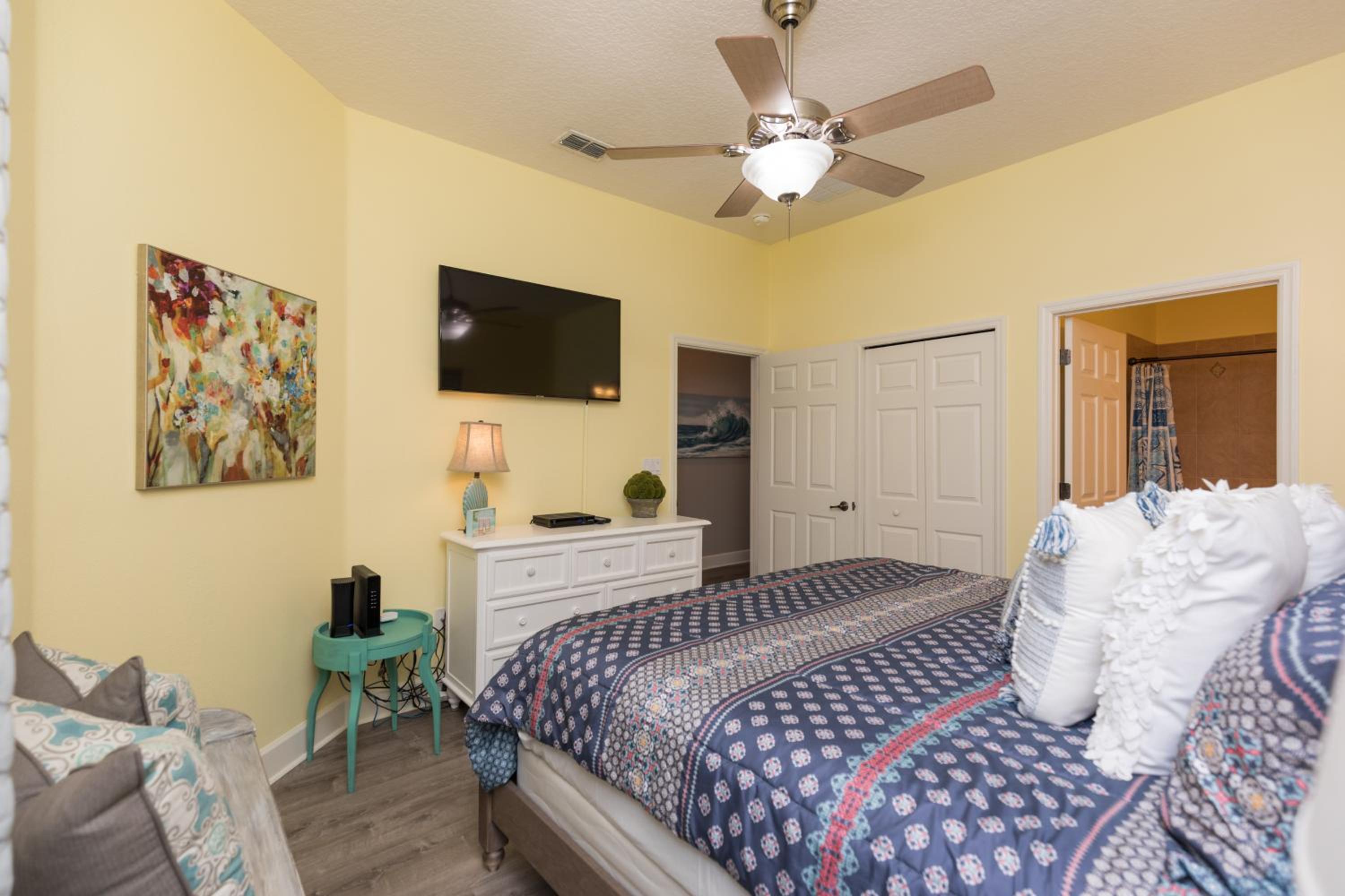 Three-Bedroom Apartment photo 1