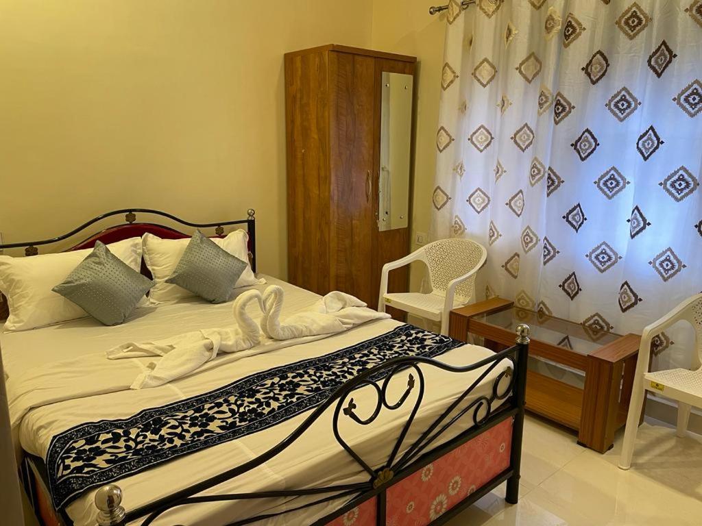 Deluxe Double Room (2 Adults + 1 Child)