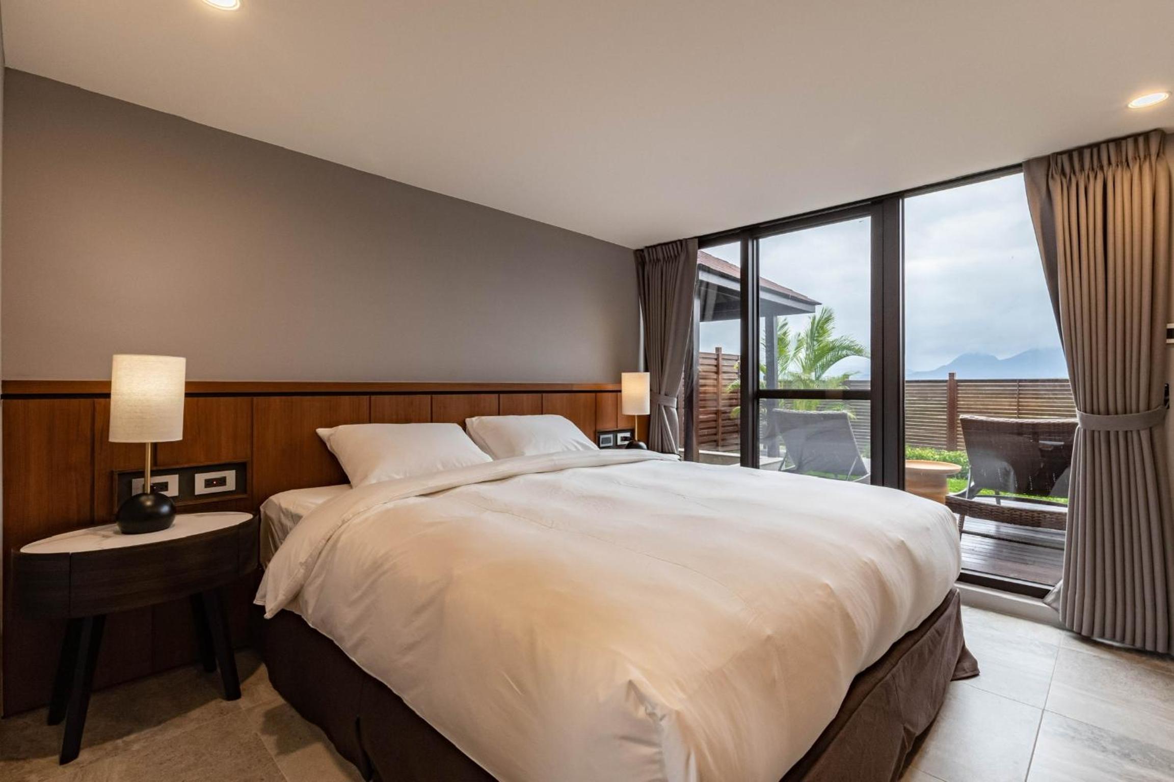 Deluxe Family Room - Photo 7