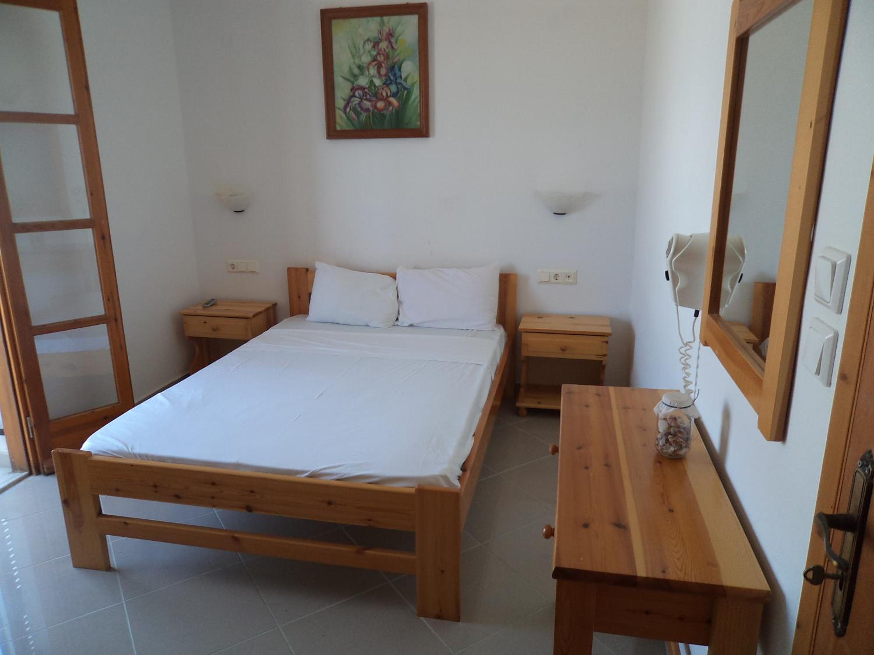 Double Room With Balcony And Partial Sea View