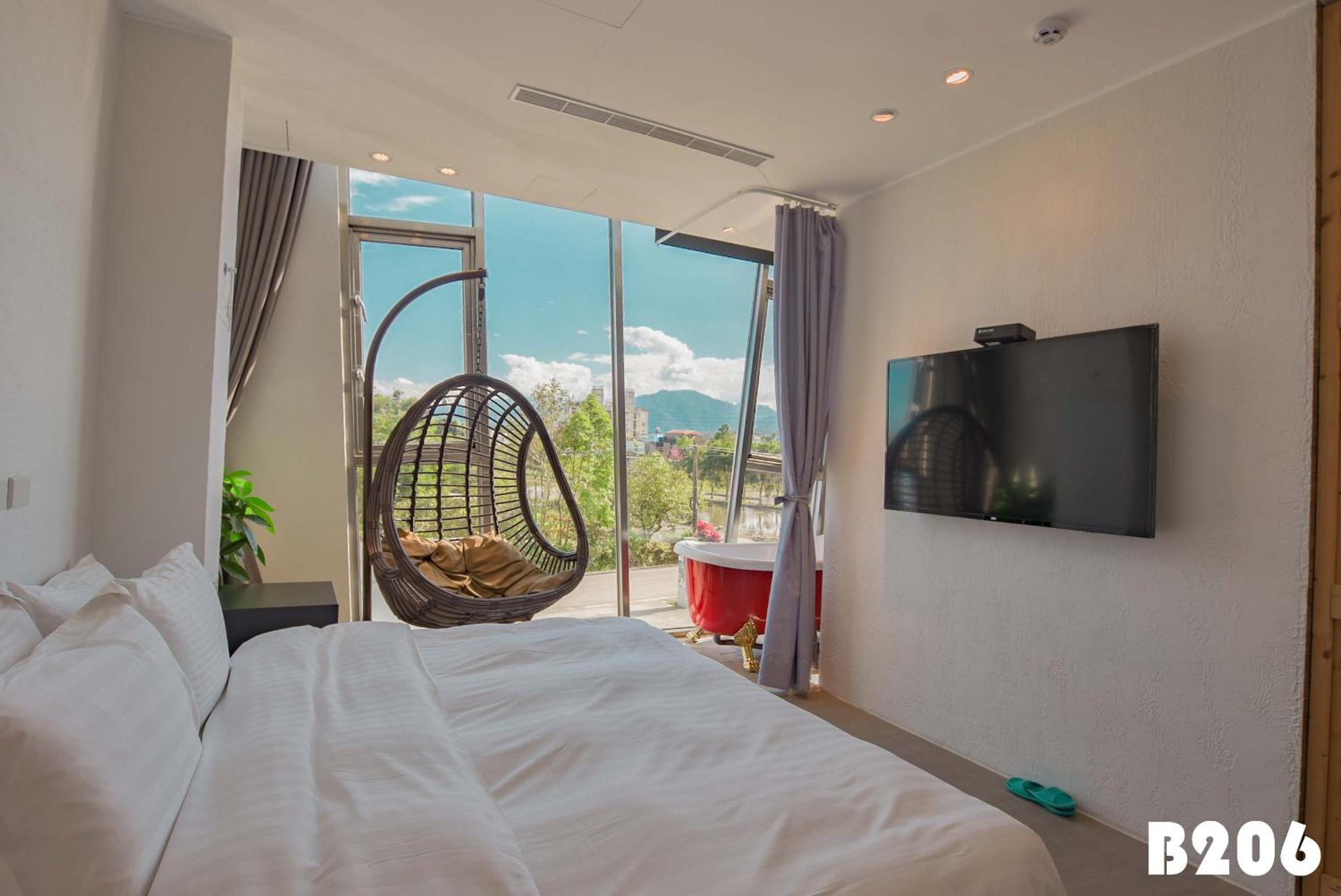 Standard Double Room - Photo 9