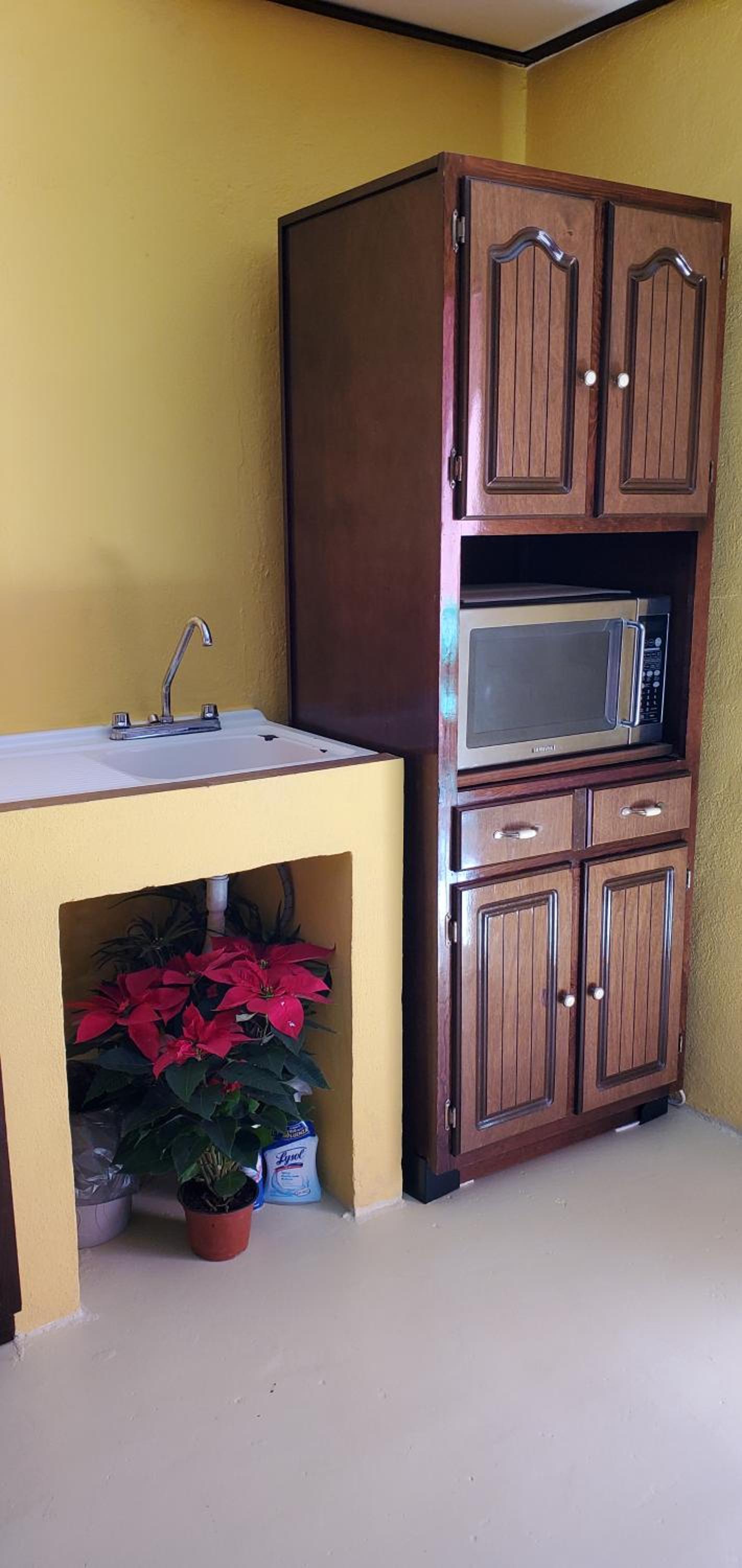 One-Bedroom House - Photo 18