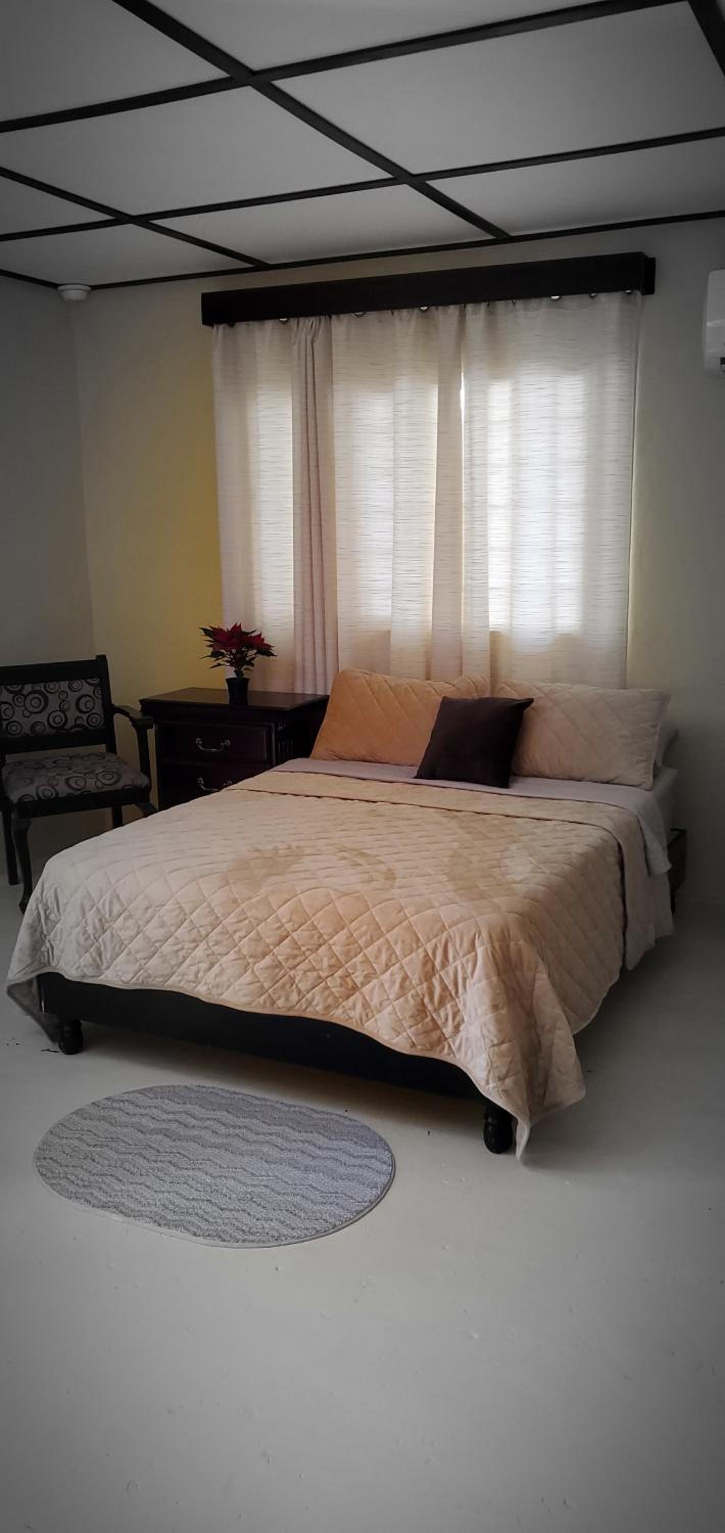 One-Bedroom House - Photo 20