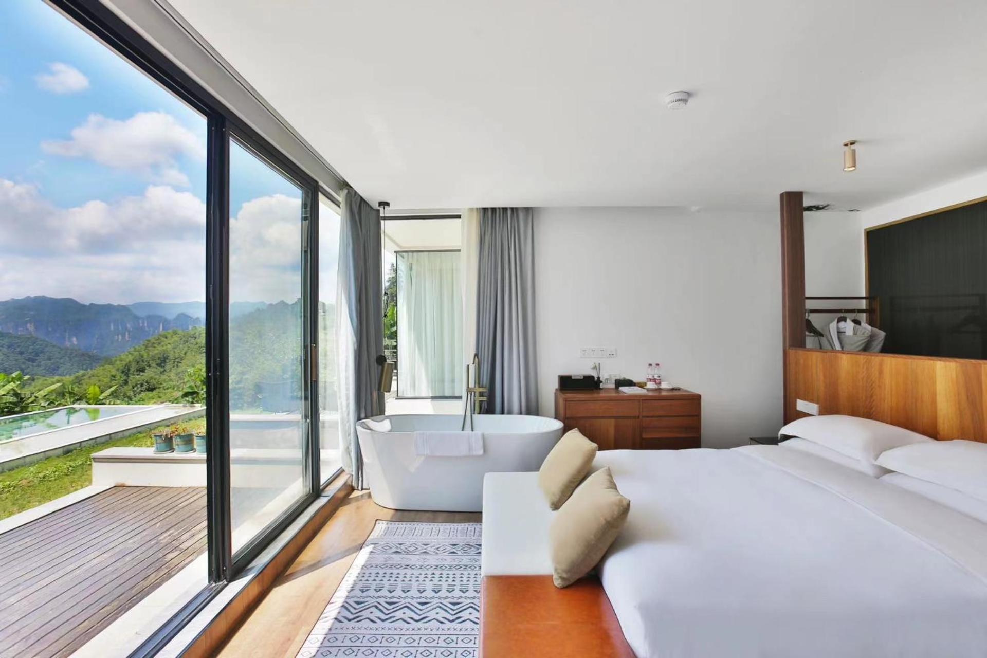 King Room with Mountain View (Terrace) photo 3