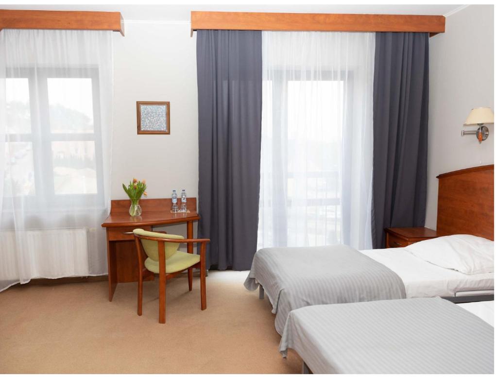 Deluxe Double Room (2 Adults + 1 Child) - Photo 4