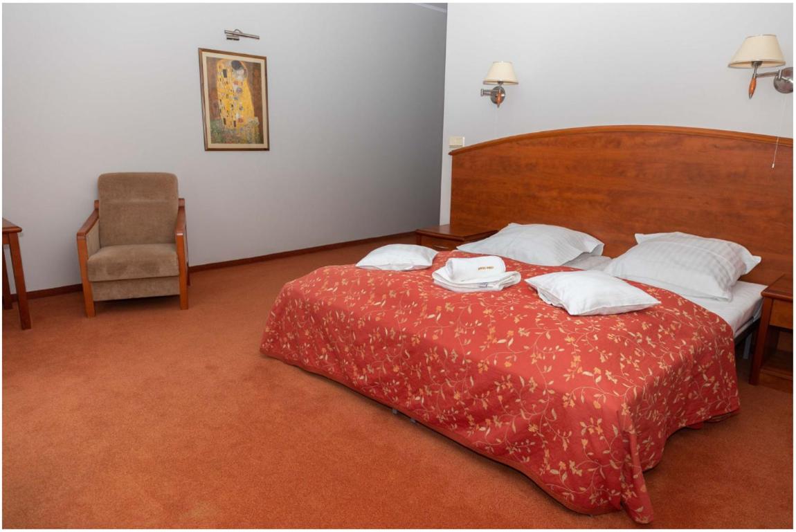 One-Bedroom Apartment - Photo 4
