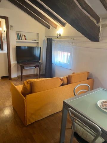 Deluxe Apartment photo 2