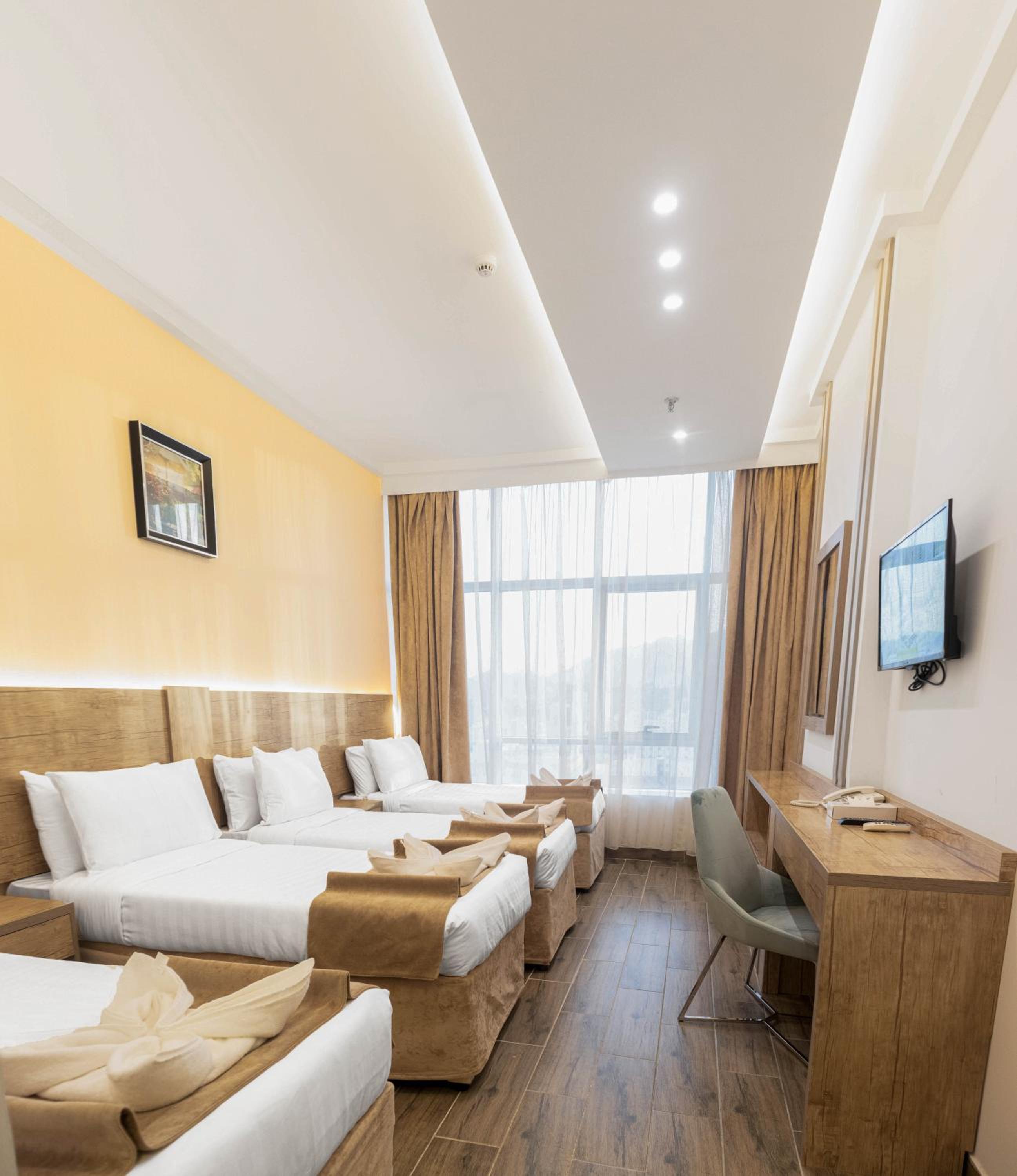 Quadruple Room - Photo 4