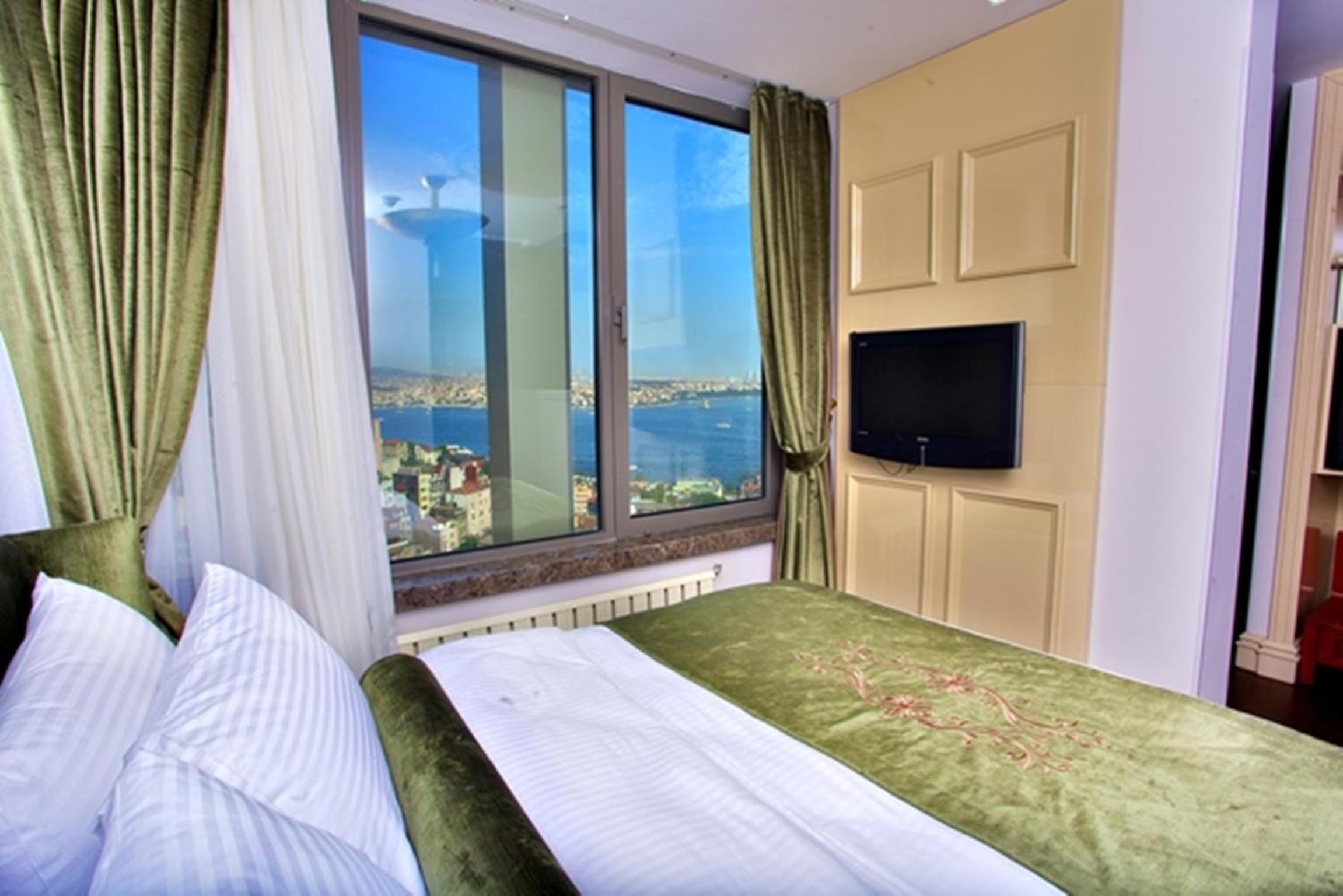 Corner Bosphorus Suite – Three Bedroom photo 3