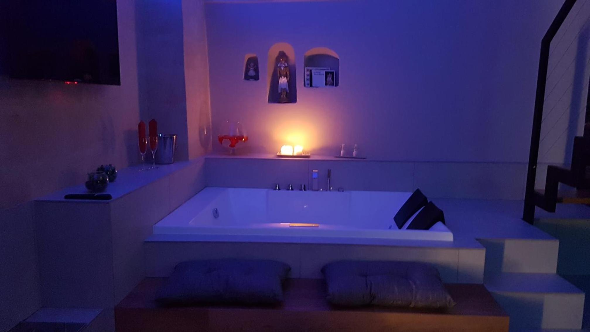 Suite - Photo 17